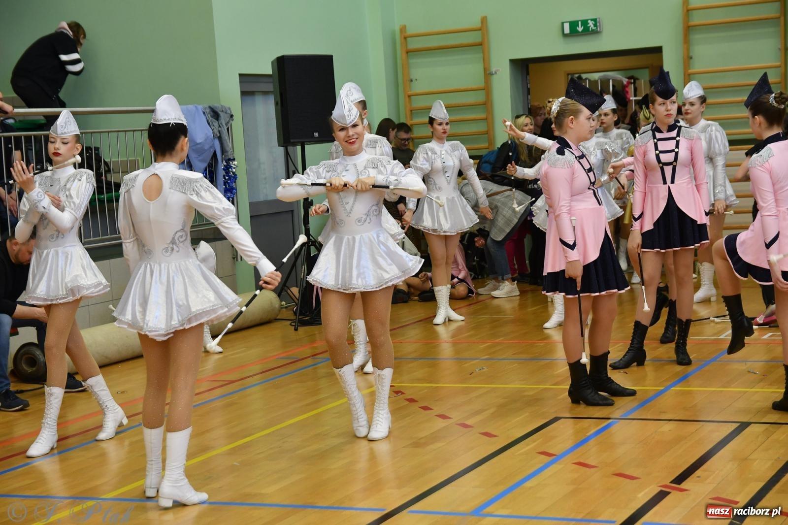 Zdjęcie w galerii na portalu naszraciborz.pl: Mażoretki zawładnęły areną przy Łąkowej. Drugi dzień mistrzostw [FOTO] wiadomości z regionu