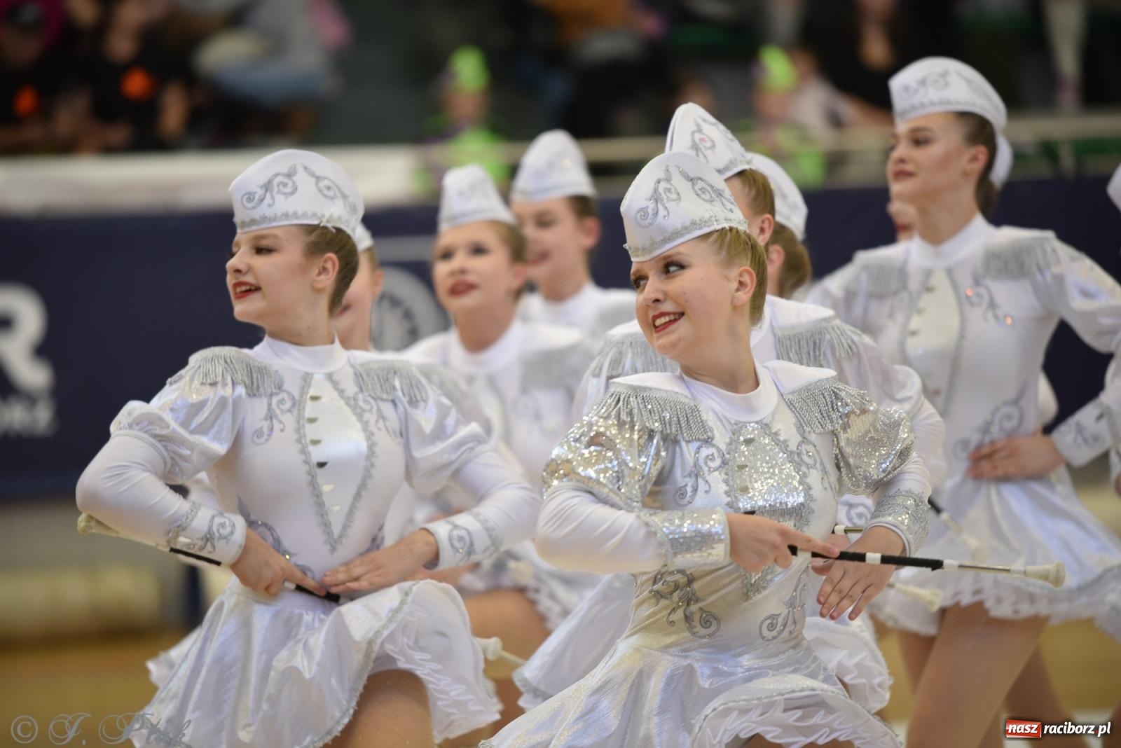 Zdjęcie w galerii na portalu naszraciborz.pl: Mażoretki zawładnęły areną przy Łąkowej. Drugi dzień mistrzostw [FOTO] wiadomości z regionu