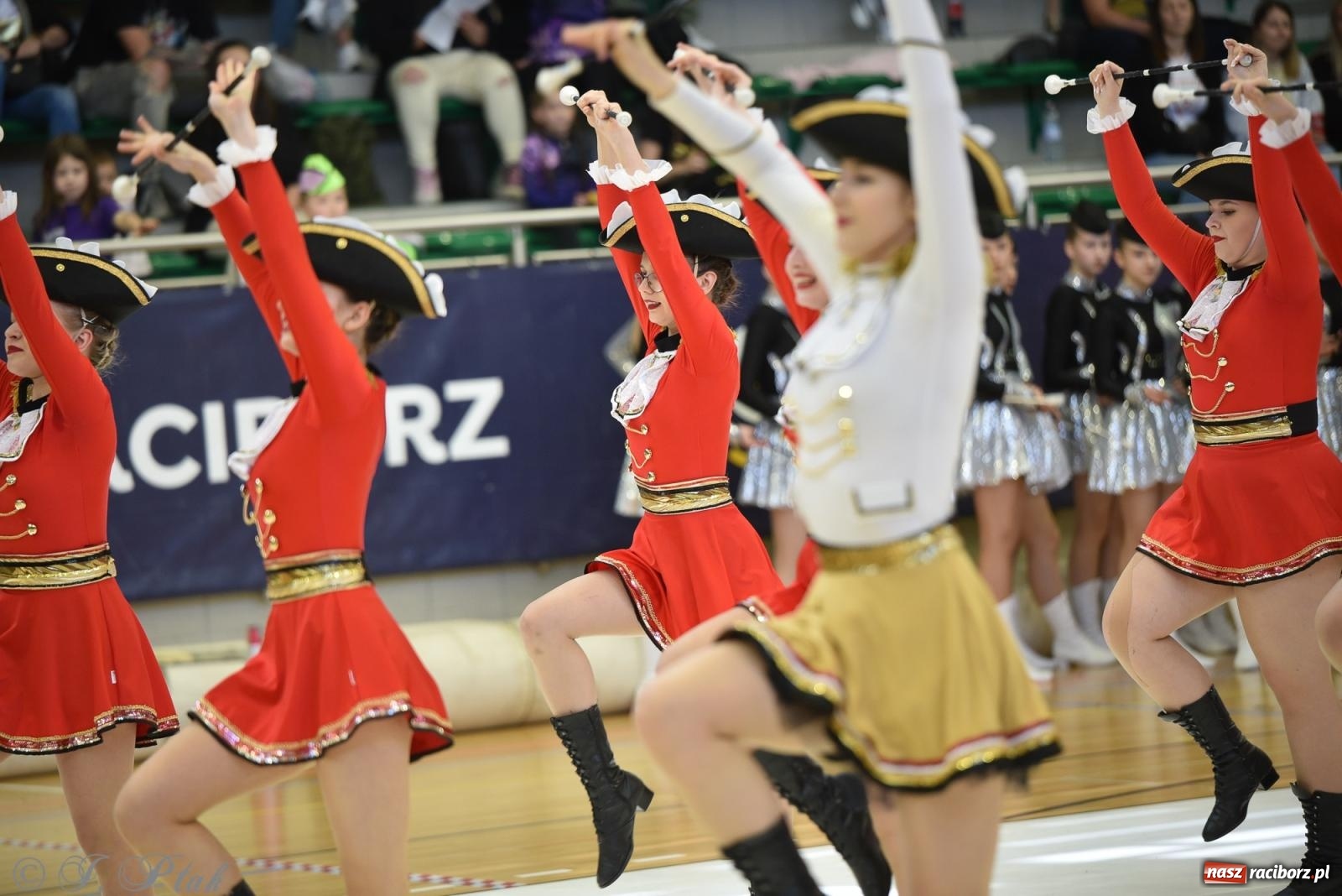 Zdjęcie w galerii na portalu naszraciborz.pl: Mażoretki zawładnęły areną przy Łąkowej. Drugi dzień mistrzostw [FOTO] wiadomości z regionu