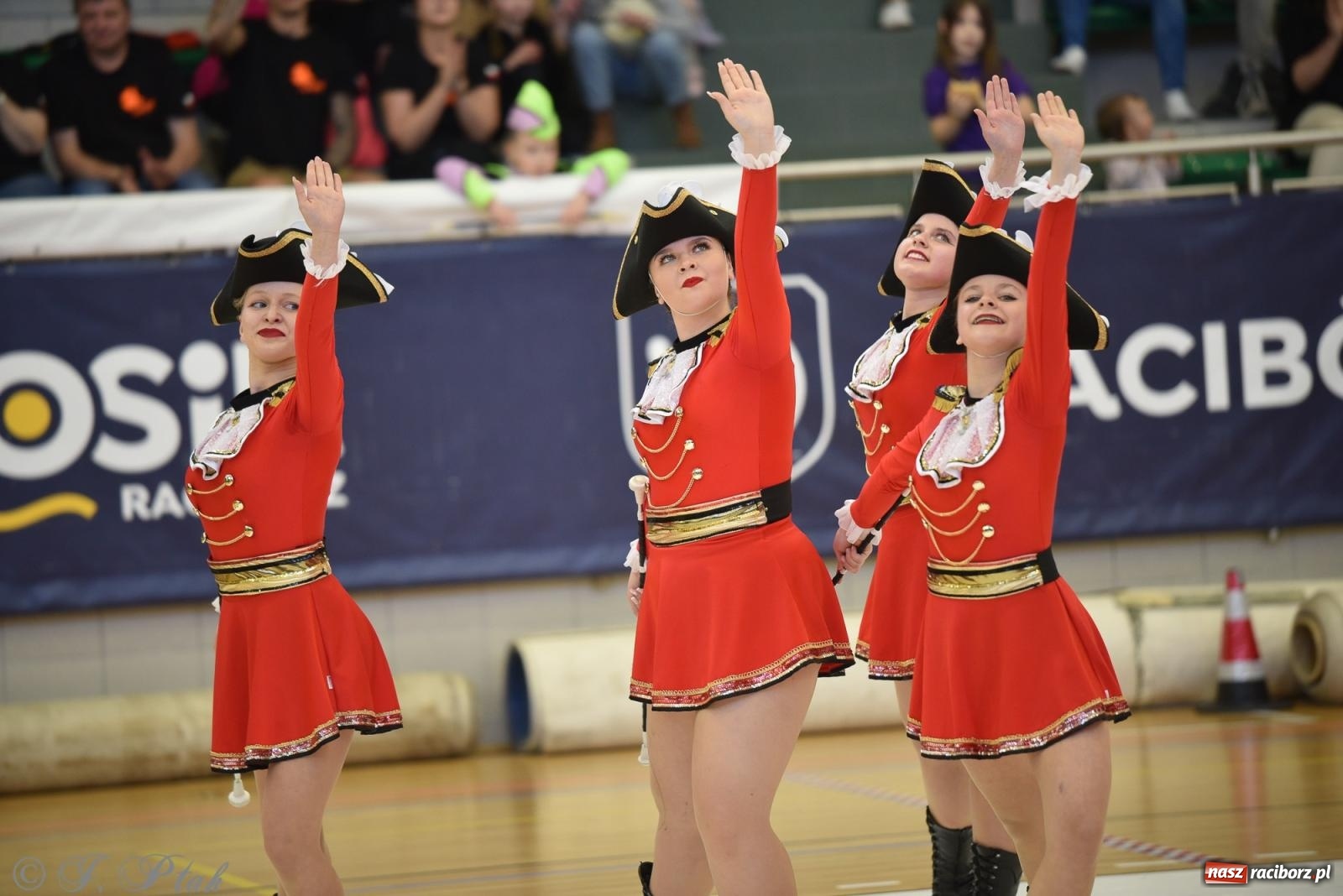 Zdjęcie w galerii na portalu naszraciborz.pl: Mażoretki zawładnęły areną przy Łąkowej. Drugi dzień mistrzostw [FOTO] wiadomości z regionu