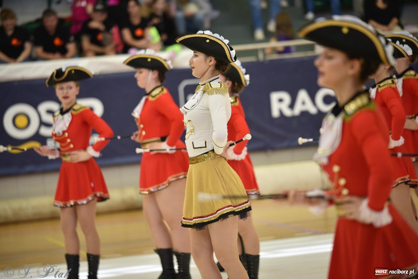 Zdjęcie w galerii na portalu naszraciborz.pl: Mażoretki zawładnęły areną przy Łąkowej. Drugi dzień mistrzostw [FOTO] wiadomości z regionu