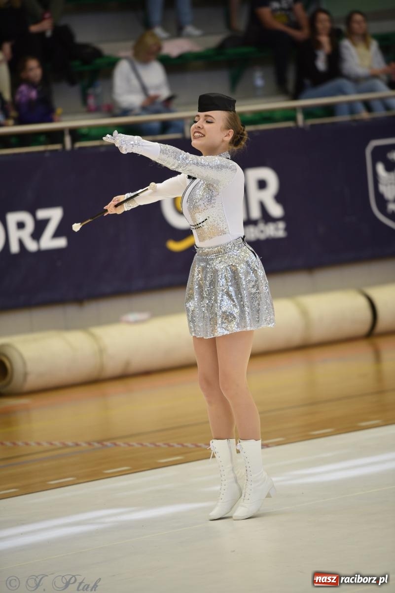 Zdjęcie w galerii na portalu naszraciborz.pl: Mażoretki zawładnęły areną przy Łąkowej. Drugi dzień mistrzostw [FOTO] wiadomości z regionu