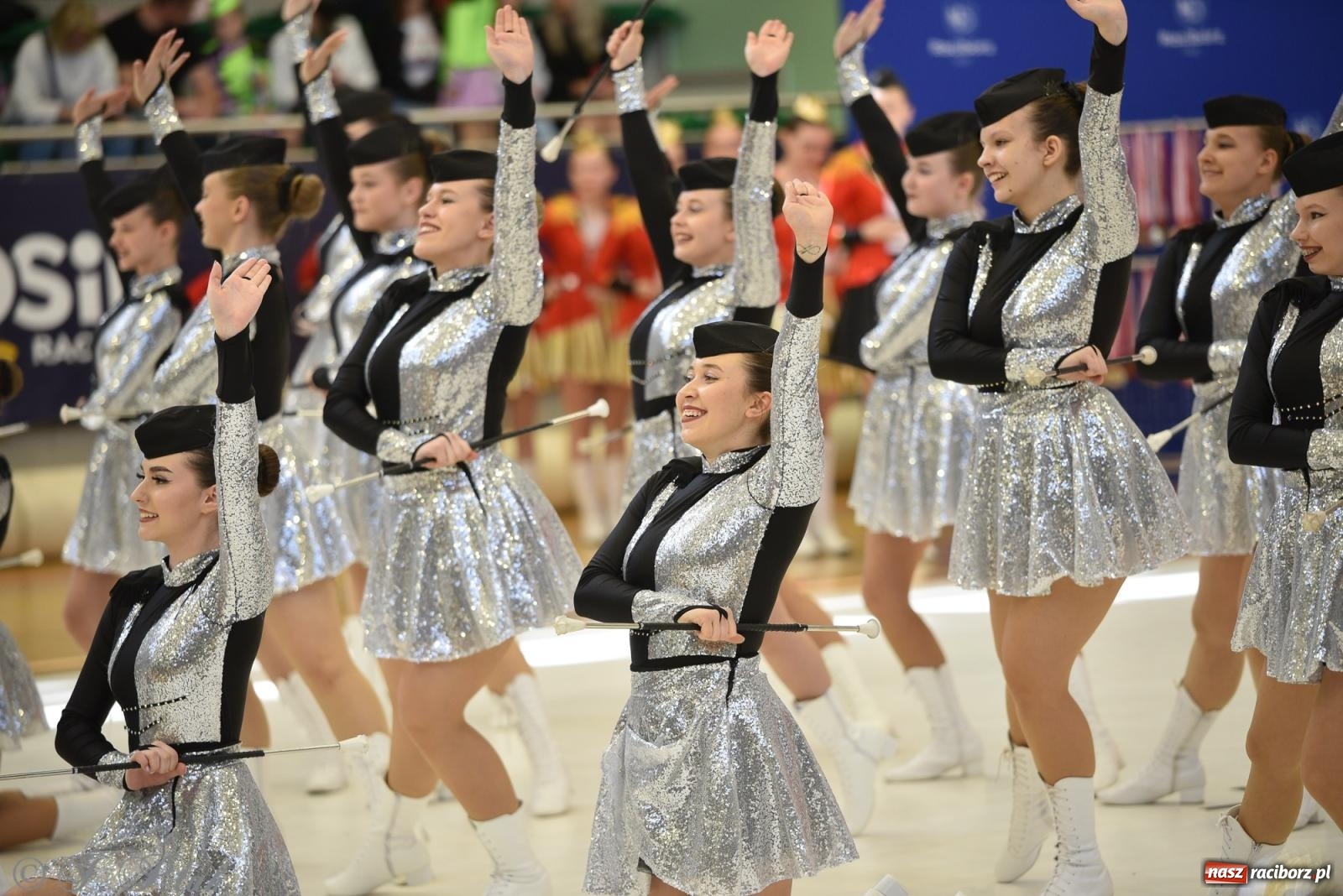 Zdjęcie w galerii na portalu naszraciborz.pl: Mażoretki zawładnęły areną przy Łąkowej. Drugi dzień mistrzostw [FOTO] wiadomości z regionu