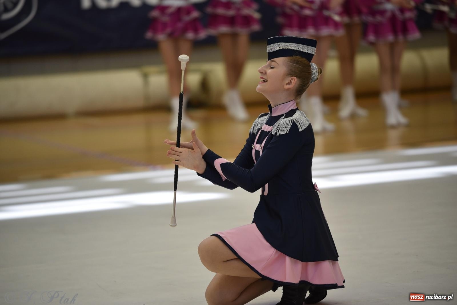 Zdjęcie w galerii na portalu naszraciborz.pl: Mażoretki zawładnęły areną przy Łąkowej. Drugi dzień mistrzostw [FOTO] wiadomości z regionu