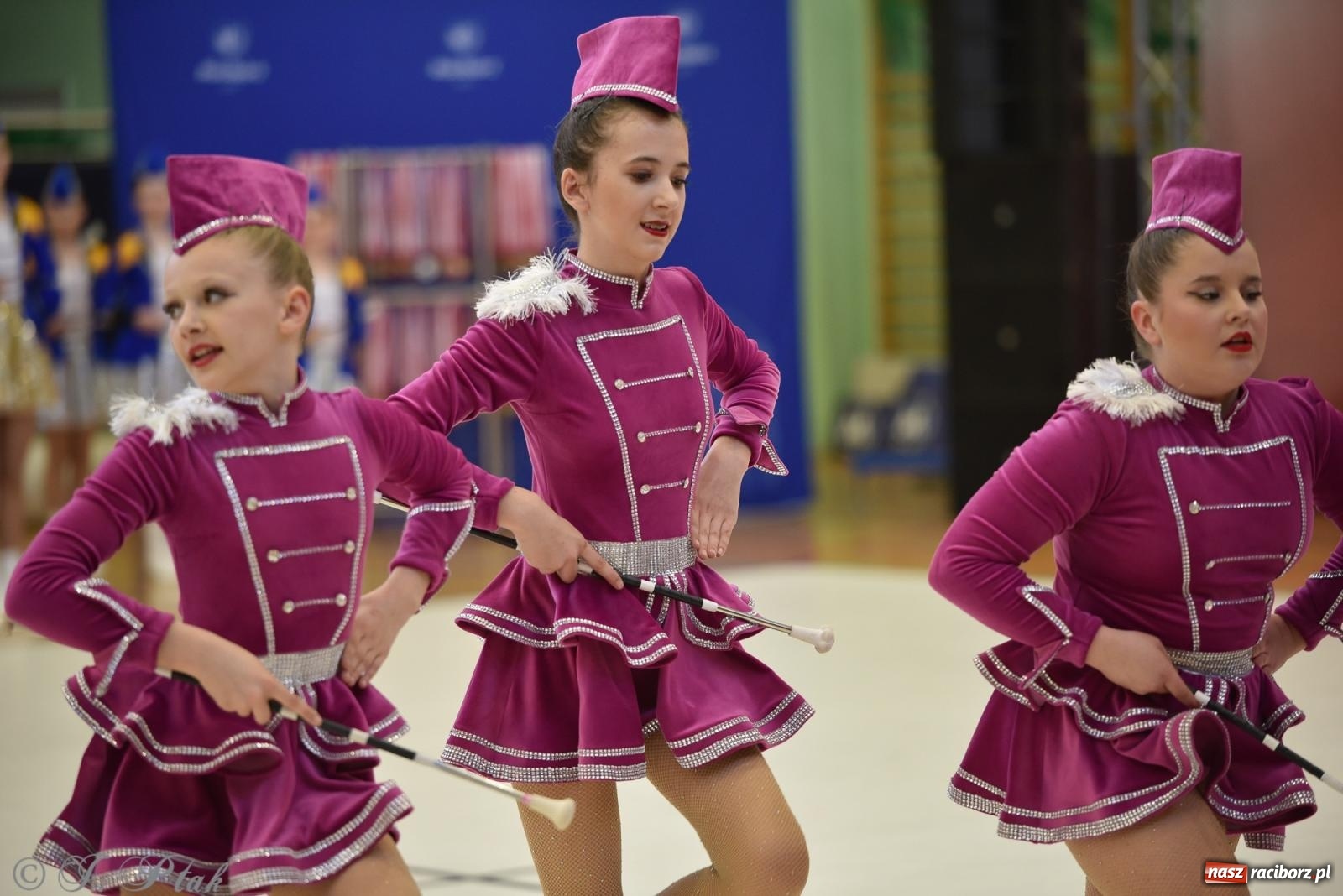 Zdjęcie w galerii na portalu naszraciborz.pl: Mażoretki zawładnęły areną przy Łąkowej. Drugi dzień mistrzostw [FOTO] wiadomości z regionu
