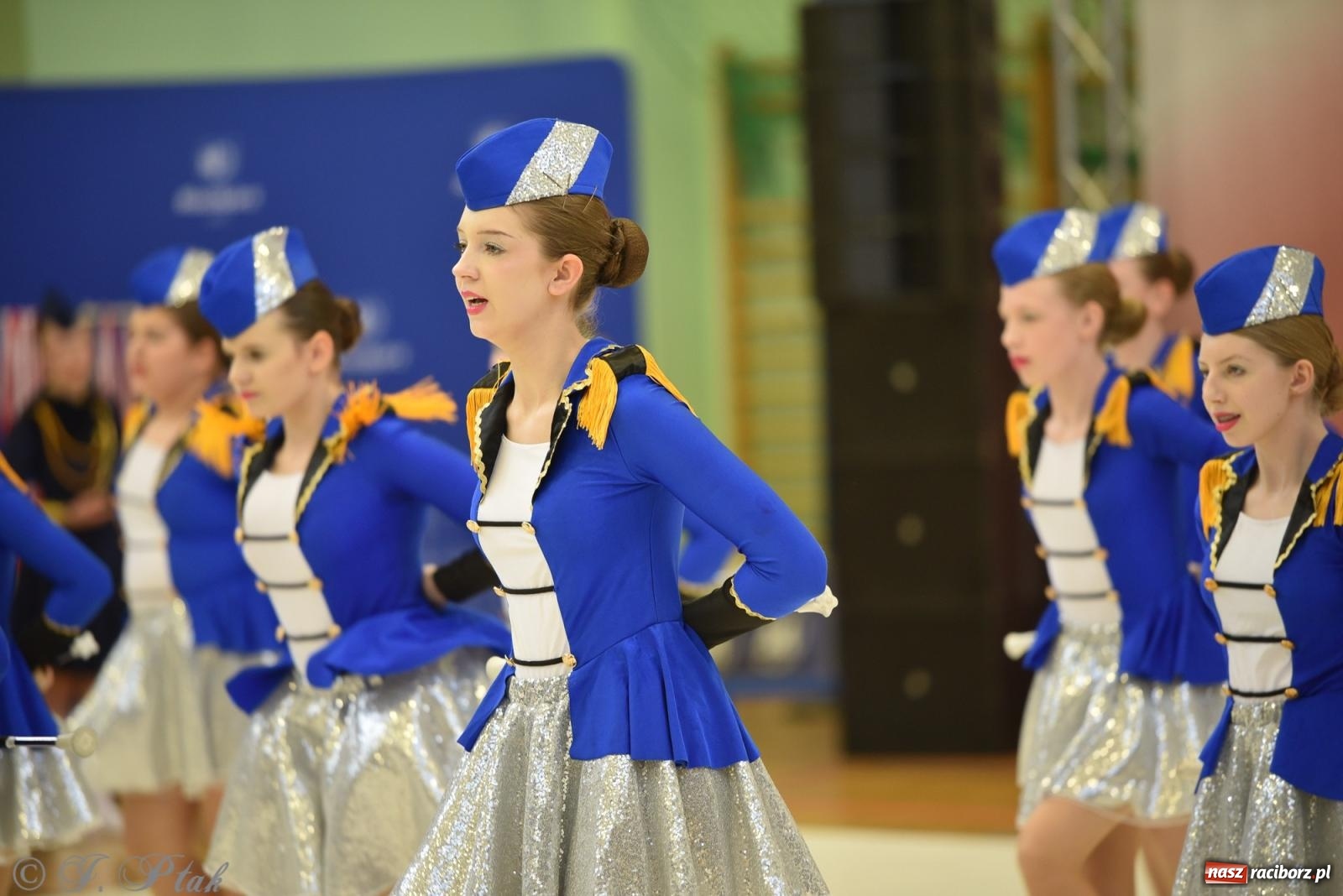 Zdjęcie w galerii na portalu naszraciborz.pl: Mażoretki zawładnęły areną przy Łąkowej. Drugi dzień mistrzostw [FOTO] wiadomości z regionu
