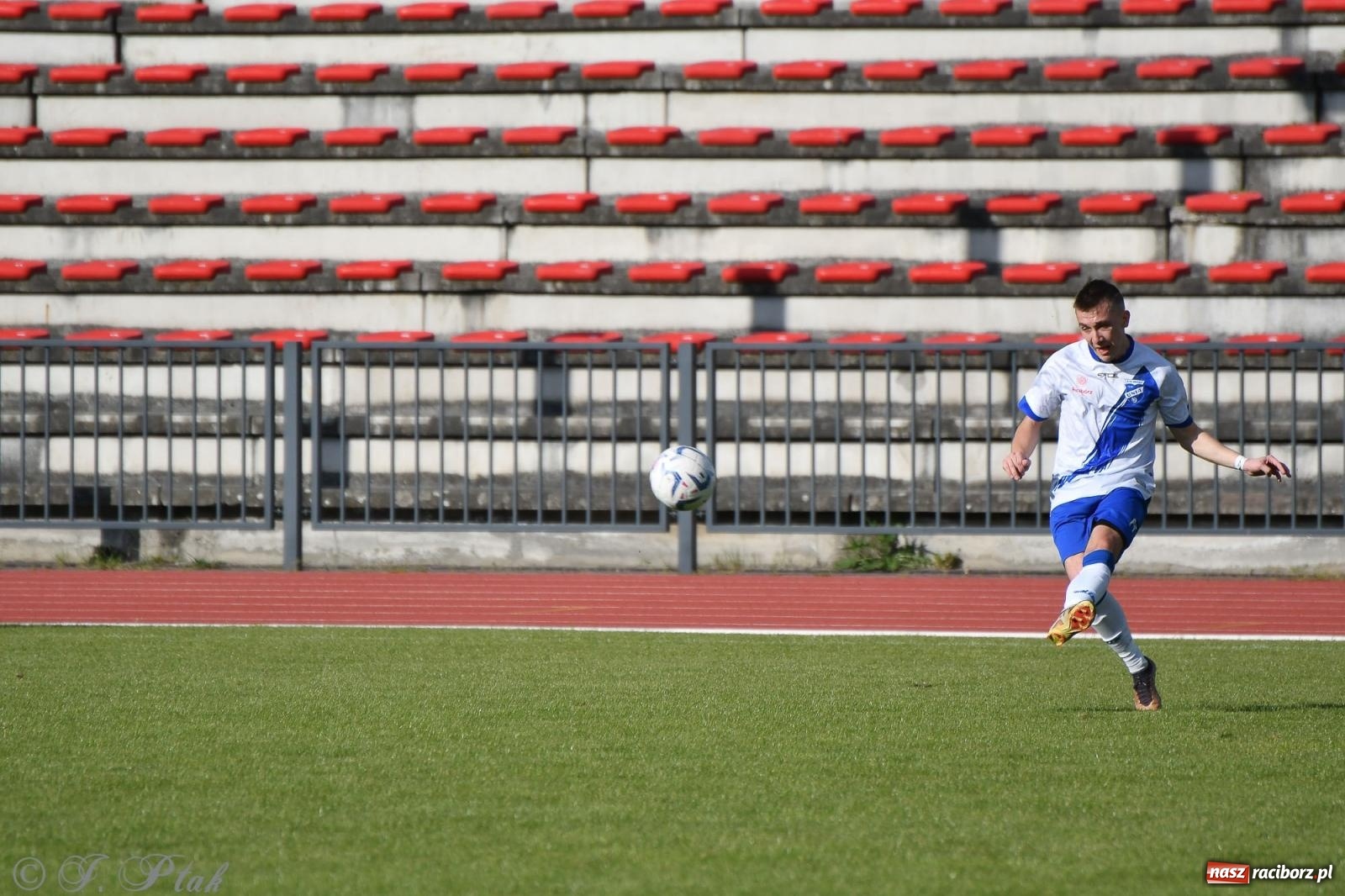 Zdjęcie w galerii na portalu naszraciborz.pl: Unia Racibórz z kolejnym zwycięstwem [FOTO] wiadomości z regionu