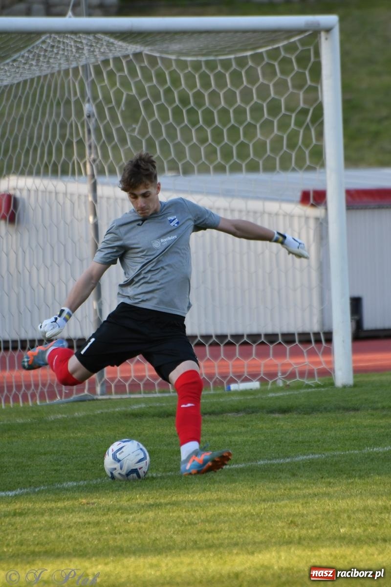 Zdjęcie w galerii na portalu naszraciborz.pl: Unia Racibórz z kolejnym zwycięstwem [FOTO] wiadomości z regionu