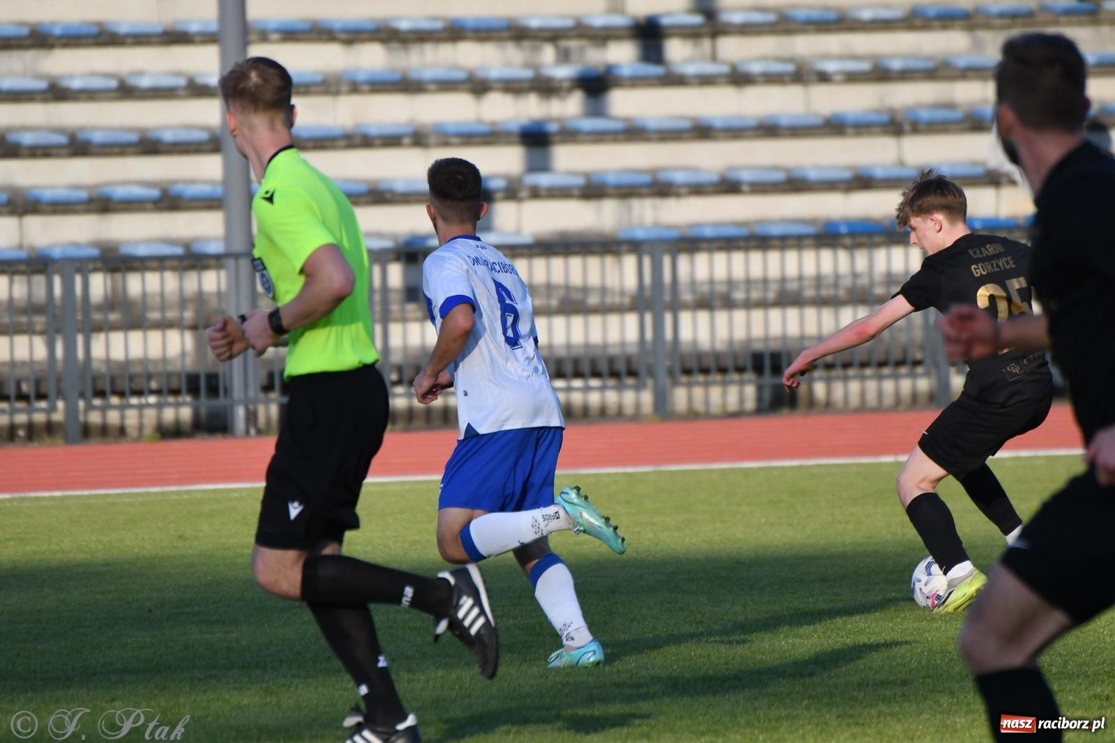 Zdjęcie w galerii na portalu naszraciborz.pl: Unia Racibórz z kolejnym zwycięstwem [FOTO] wiadomości z regionu