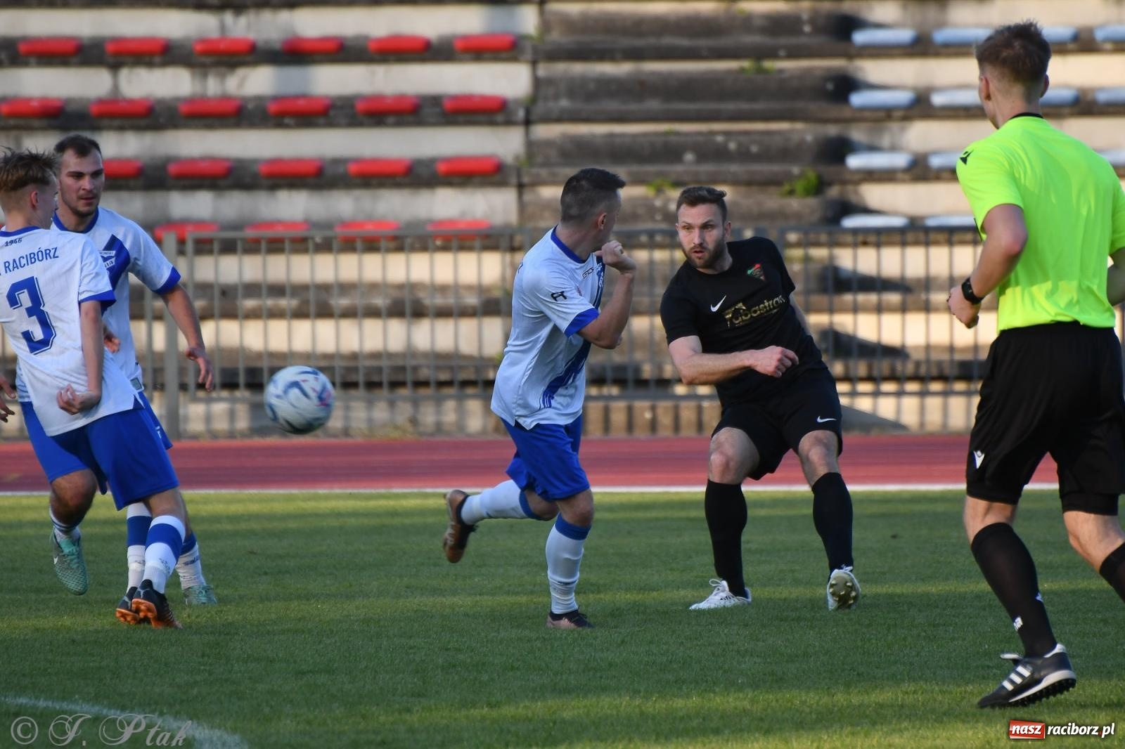 Zdjęcie w galerii na portalu naszraciborz.pl: Unia Racibórz z kolejnym zwycięstwem [FOTO] wiadomości z regionu