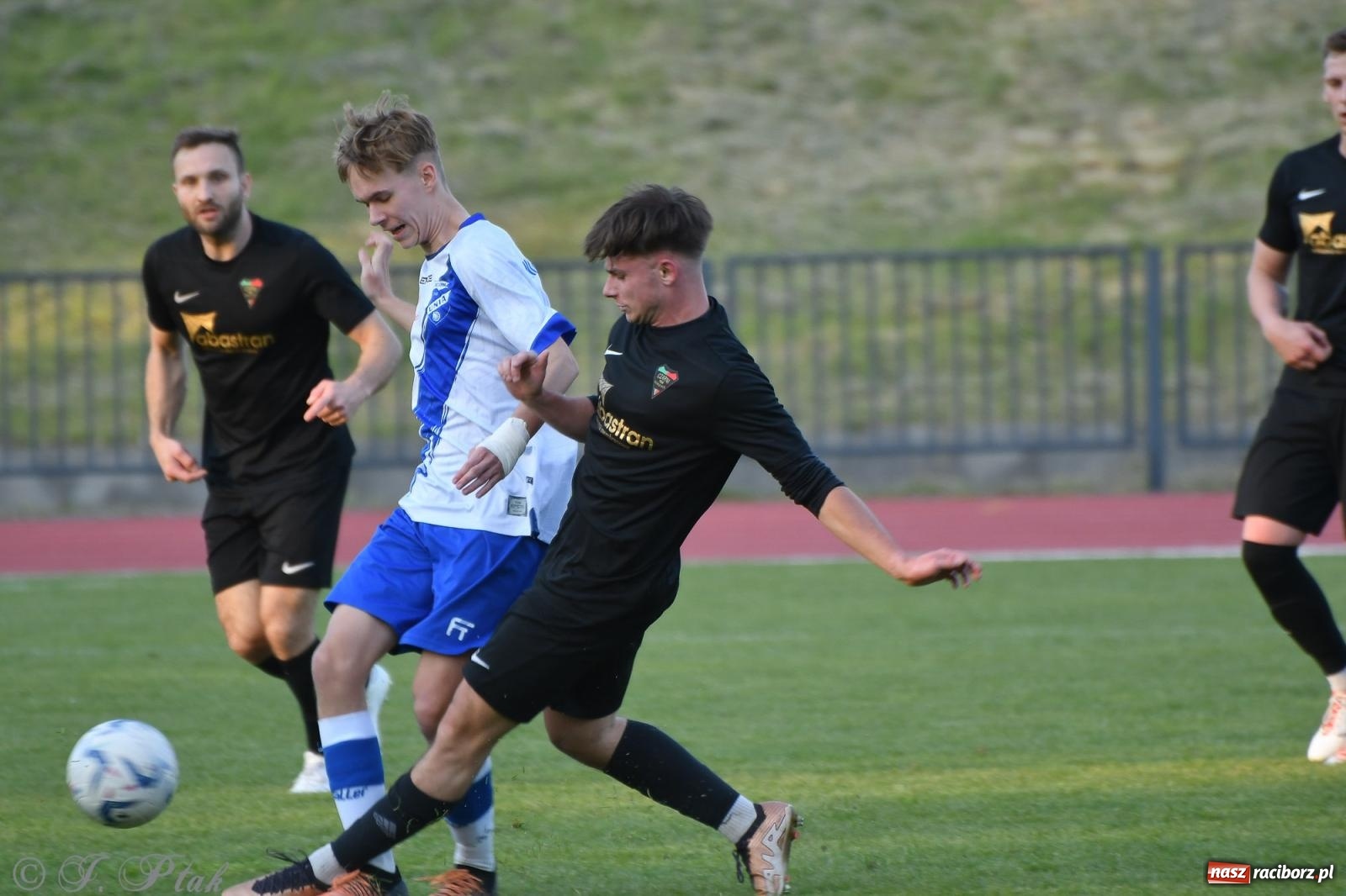 Zdjęcie w galerii na portalu naszraciborz.pl: Unia Racibórz z kolejnym zwycięstwem [FOTO] wiadomości z regionu