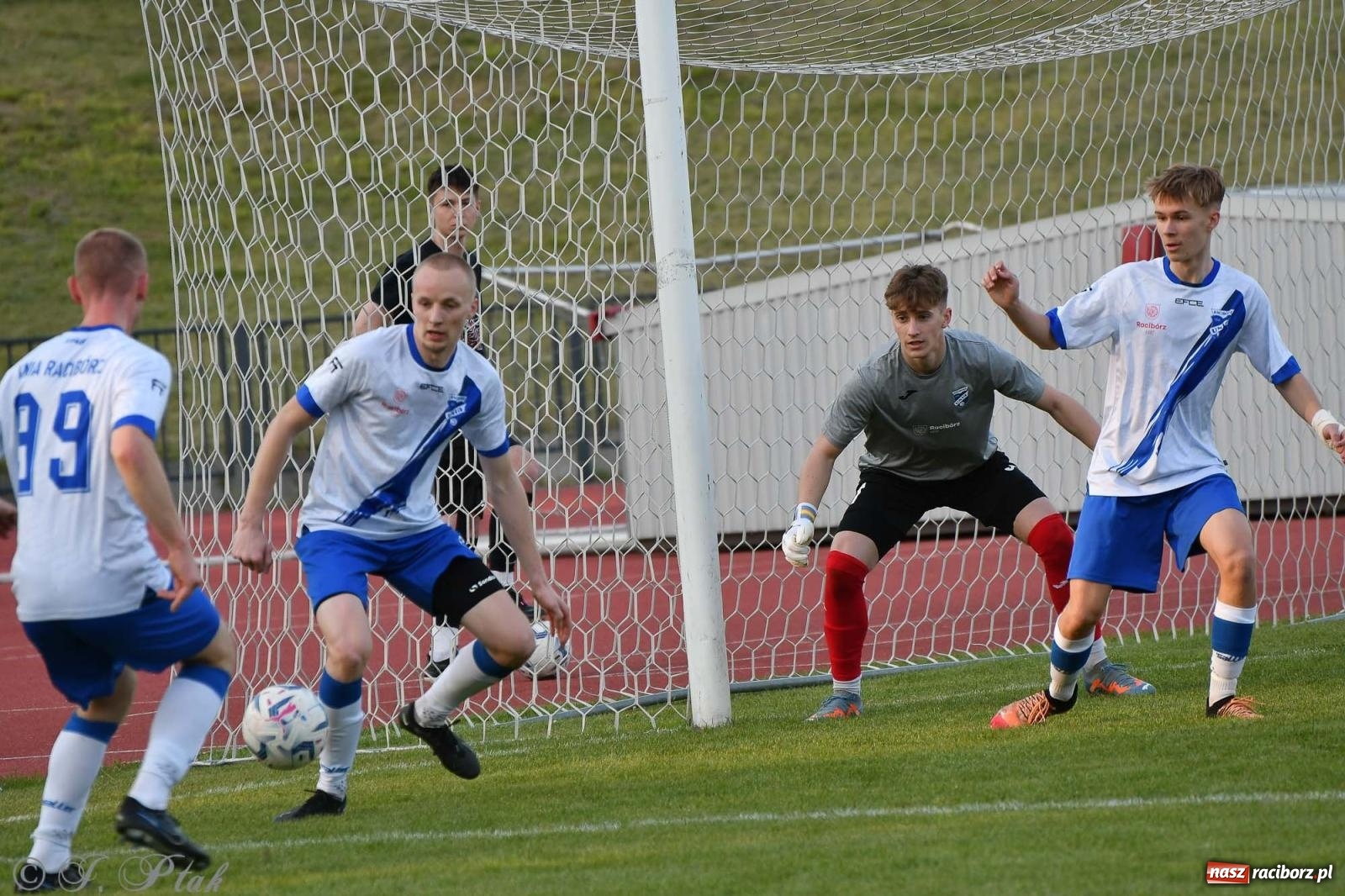 Zdjęcie w galerii na portalu naszraciborz.pl: Unia Racibórz z kolejnym zwycięstwem [FOTO] wiadomości z regionu