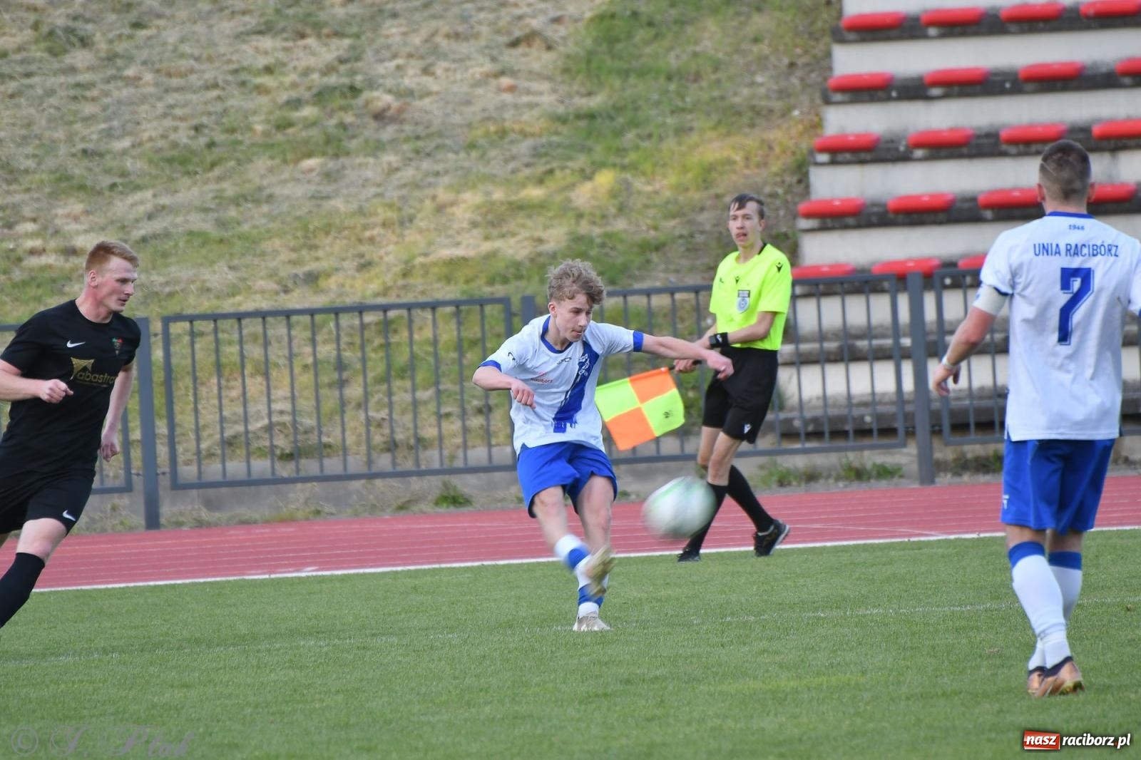 Zdjęcie w galerii na portalu naszraciborz.pl: Unia Racibórz z kolejnym zwycięstwem [FOTO] wiadomości z regionu