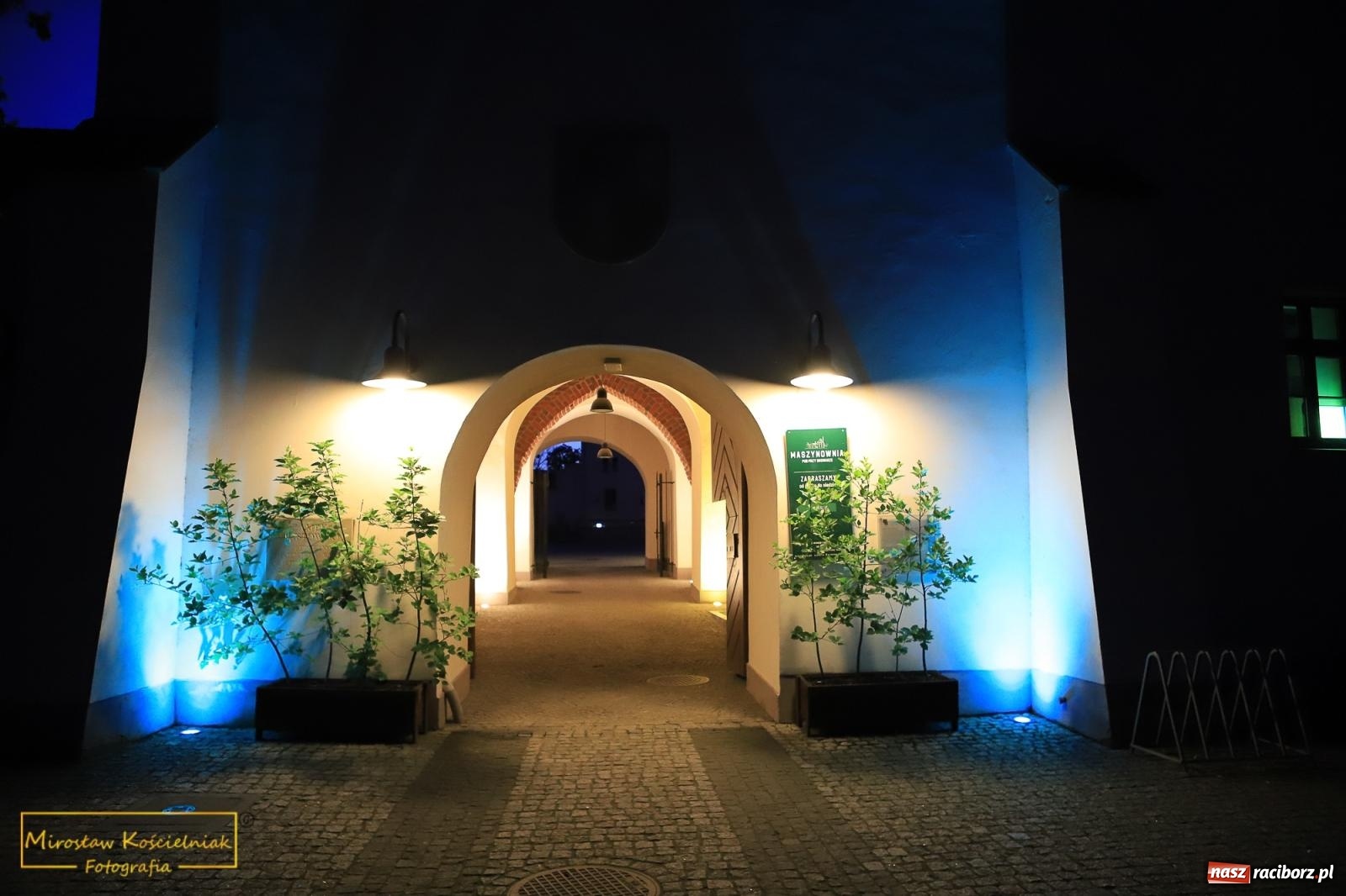 Zdjęcie w galerii na portalu naszraciborz.pl: Raciborzanie lubią zwiedzać zamek nocą [FOTO] wiadomości z regionu