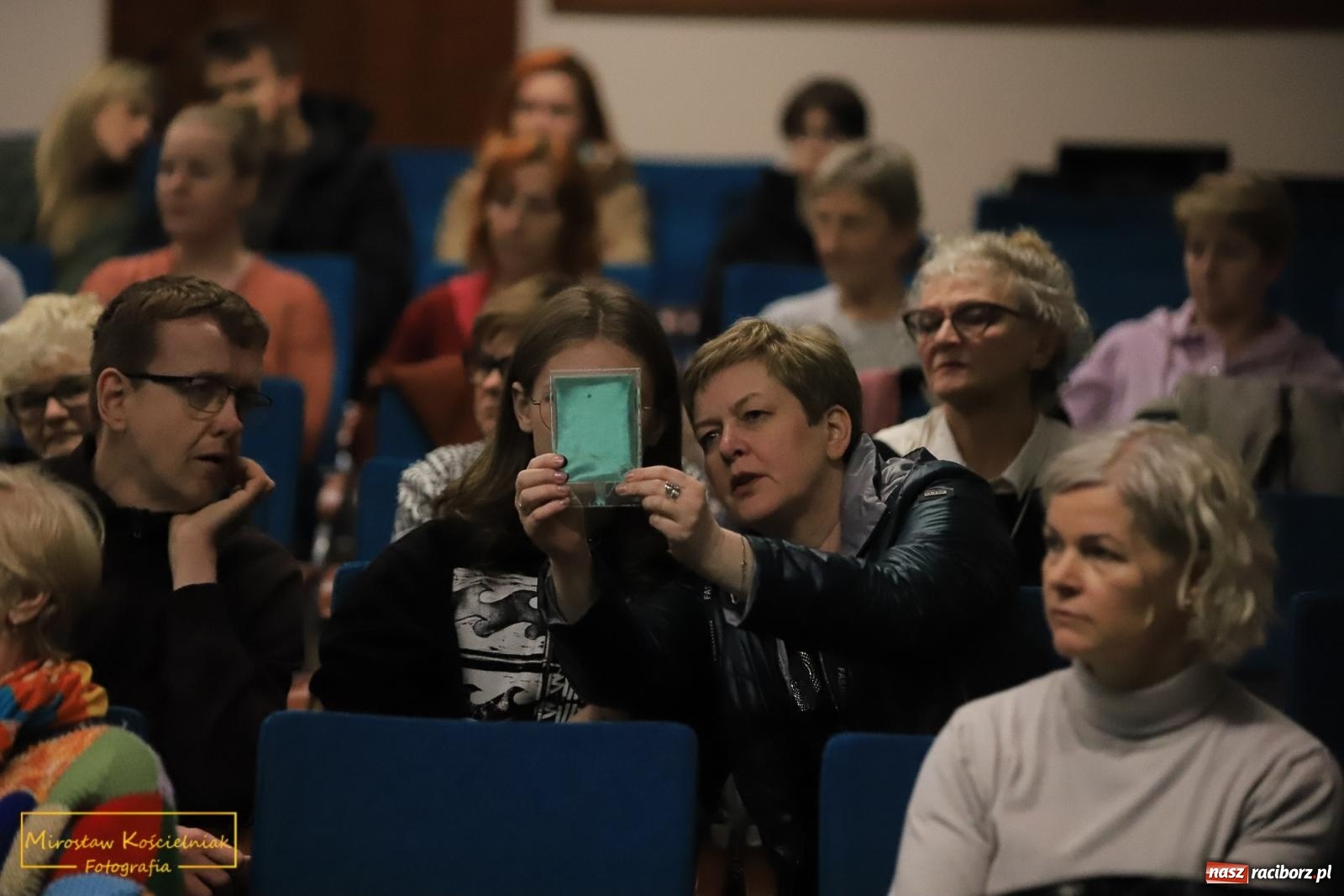 Zdjęcie w galerii na portalu naszraciborz.pl: Raciborzanie lubią zwiedzać zamek nocą [FOTO] wiadomości z regionu