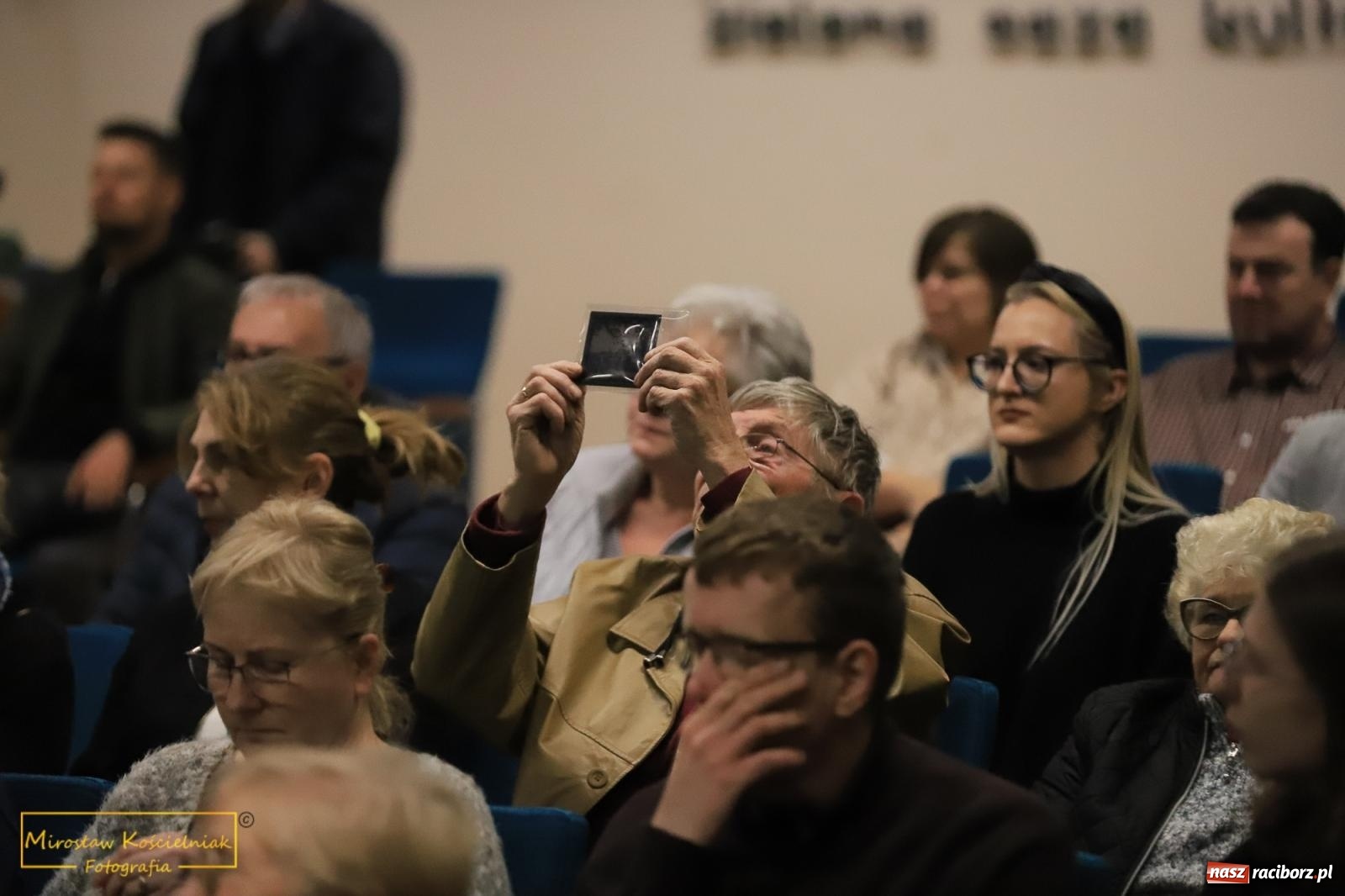 Zdjęcie w galerii na portalu naszraciborz.pl: Raciborzanie lubią zwiedzać zamek nocą [FOTO] wiadomości z regionu