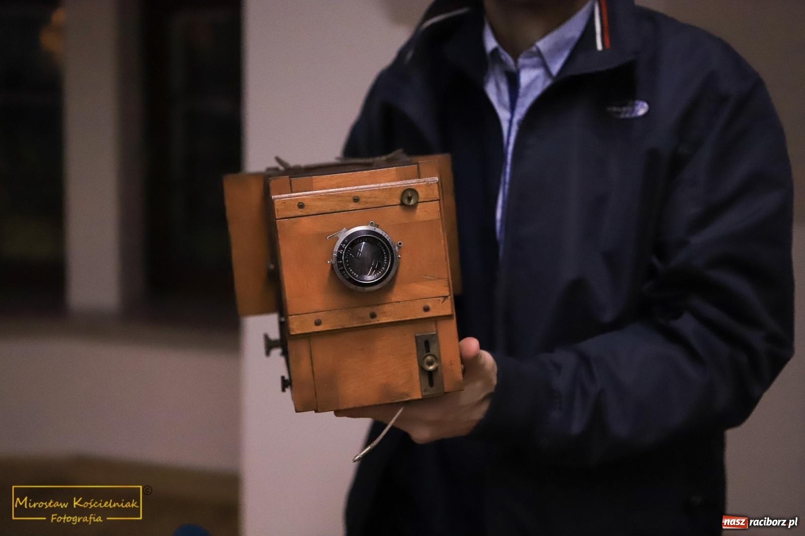 Zdjęcie w galerii na portalu naszraciborz.pl: Raciborzanie lubią zwiedzać zamek nocą [FOTO] wiadomości z regionu