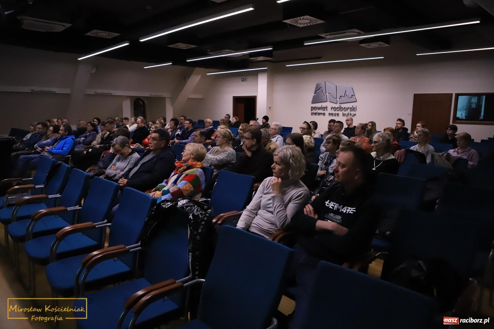 Zdjęcie w galerii na portalu naszraciborz.pl: Raciborzanie lubią zwiedzać zamek nocą [FOTO] wiadomości z regionu