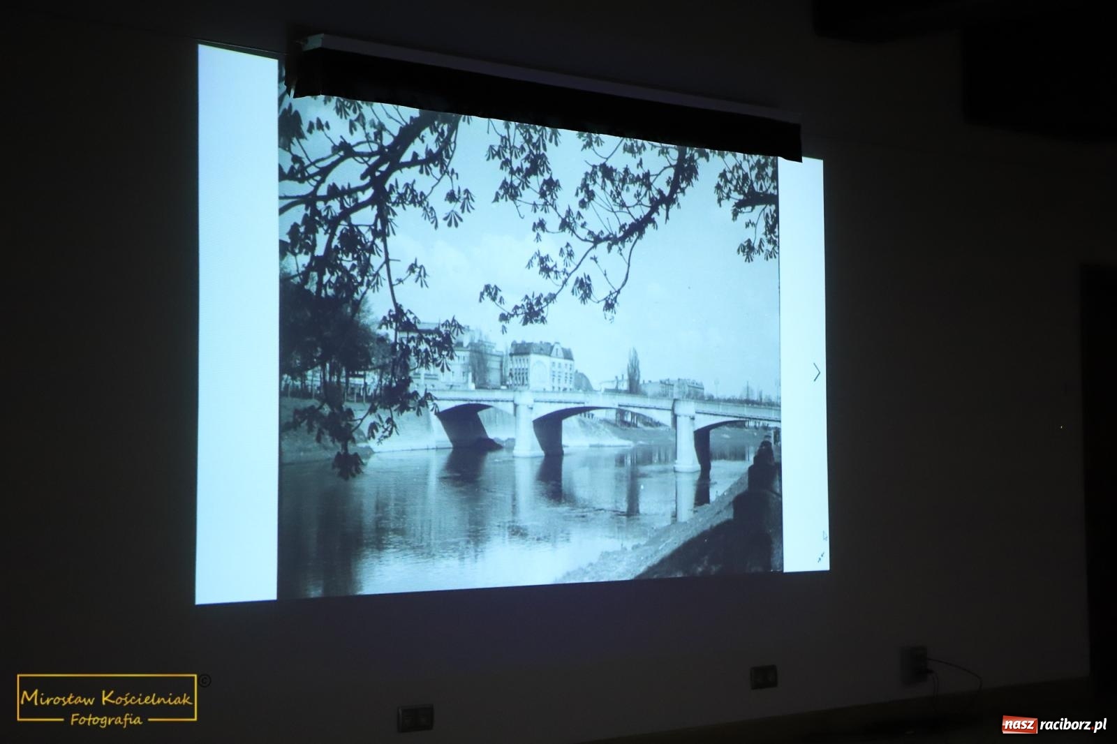 Zdjęcie w galerii na portalu naszraciborz.pl: Raciborzanie lubią zwiedzać zamek nocą [FOTO] wiadomości z regionu