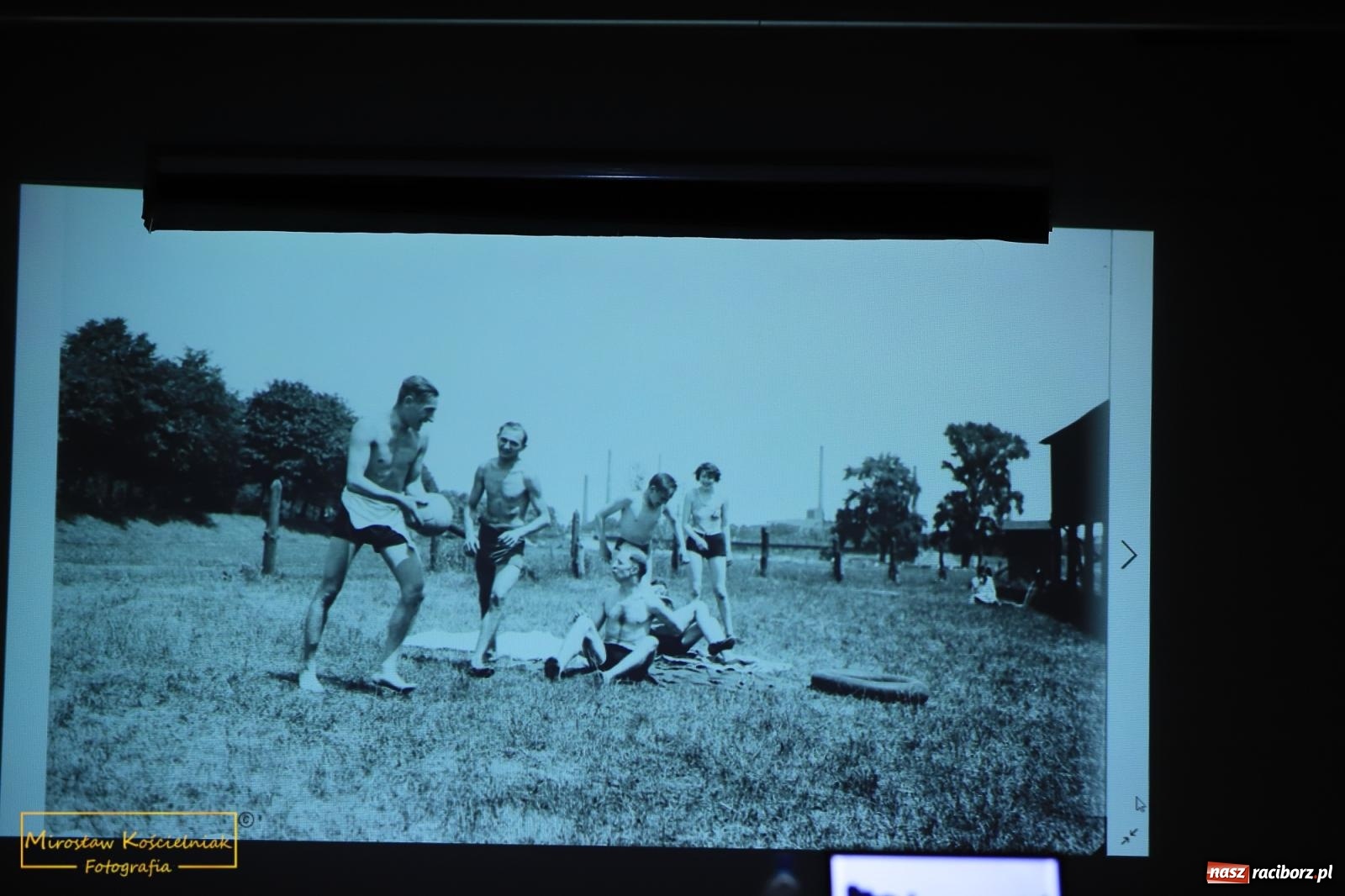 Zdjęcie w galerii na portalu naszraciborz.pl: Raciborzanie lubią zwiedzać zamek nocą [FOTO] wiadomości z regionu