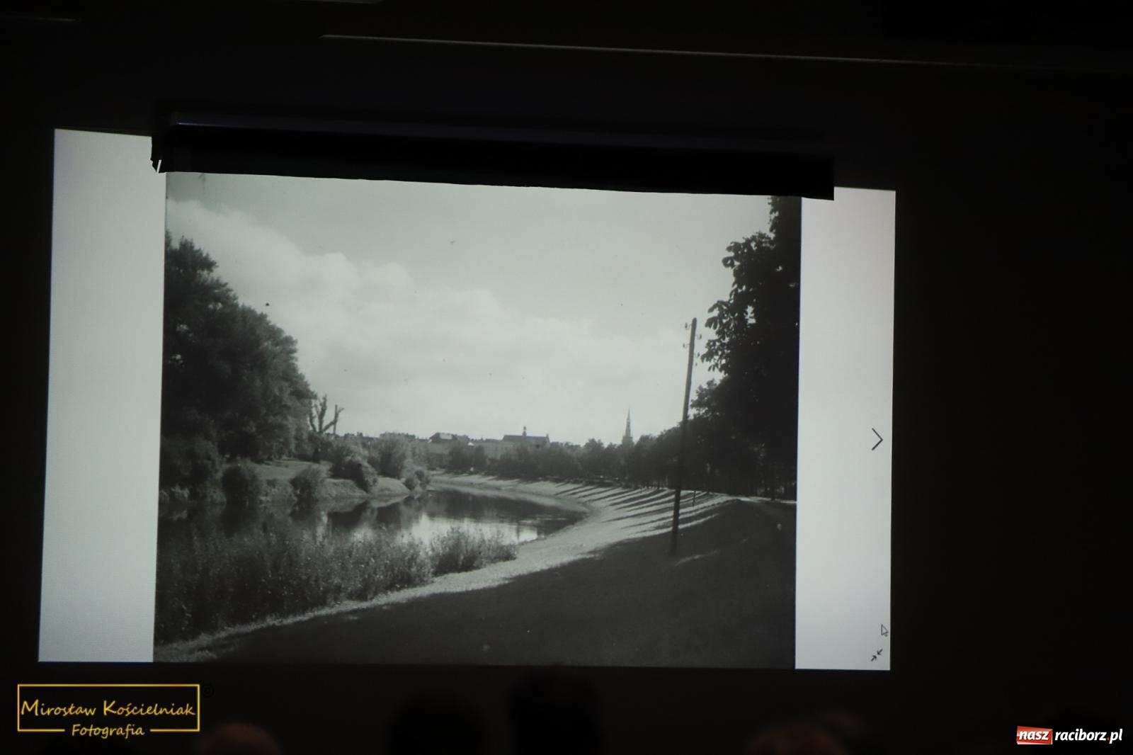 Zdjęcie w galerii na portalu naszraciborz.pl: Raciborzanie lubią zwiedzać zamek nocą [FOTO] wiadomości z regionu