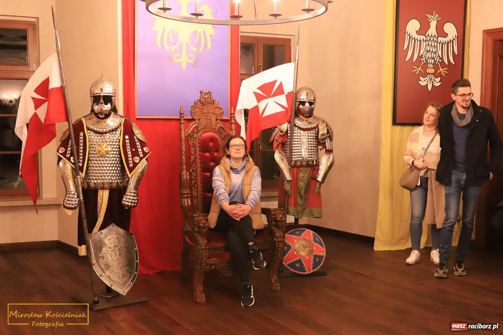 Zdjęcie w galerii na portalu naszraciborz.pl: Raciborzanie lubią zwiedzać zamek nocą [FOTO] wiadomości z regionu