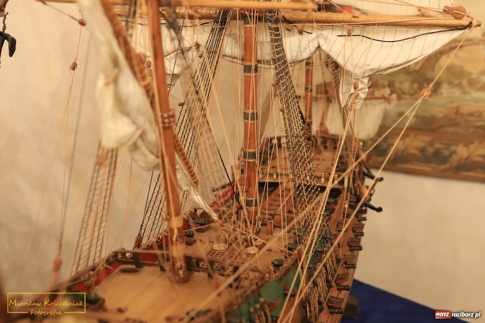 Zdjęcie w galerii na portalu naszraciborz.pl: Raciborzanie lubią zwiedzać zamek nocą [FOTO] wiadomości z regionu