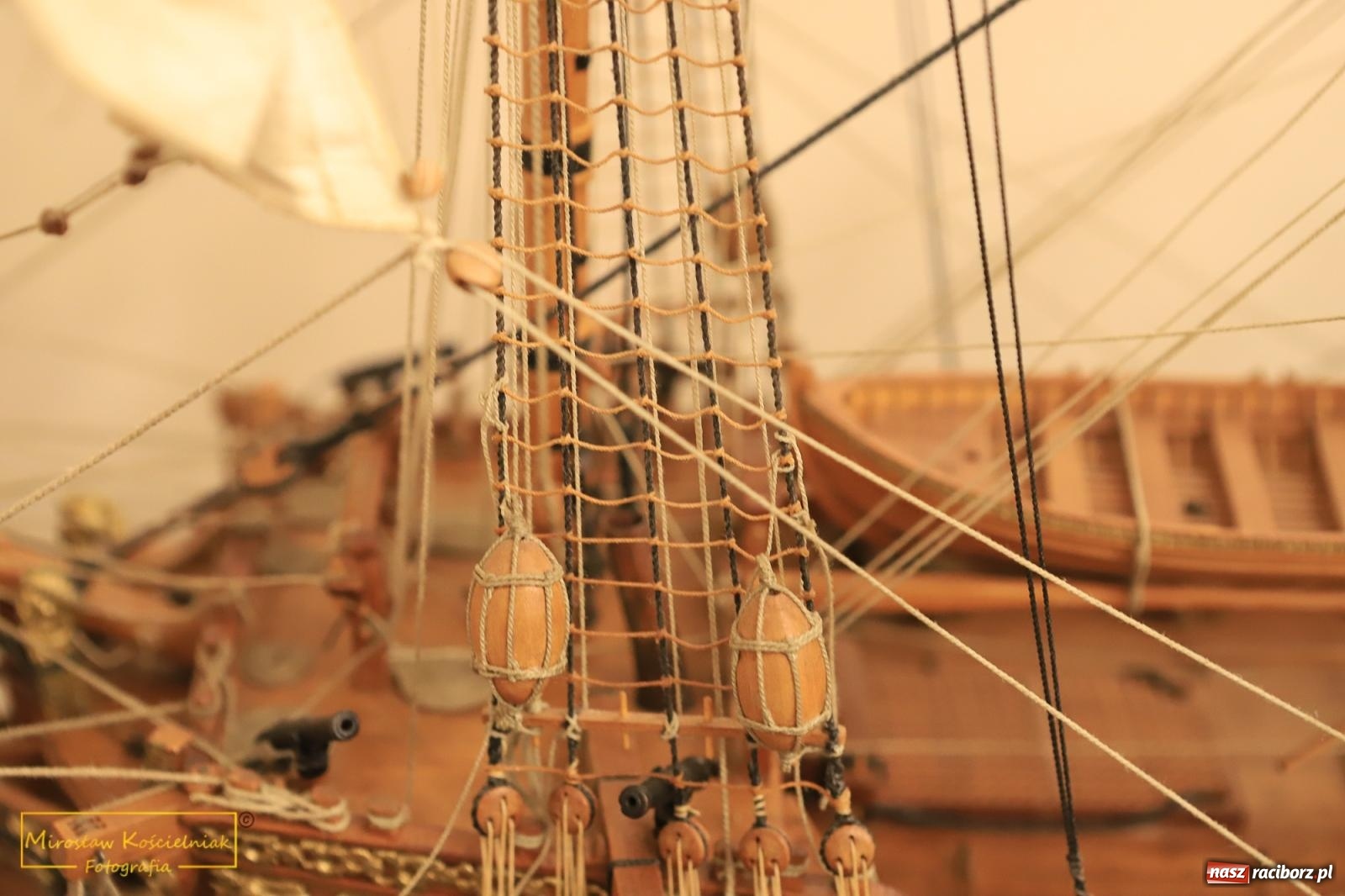 Zdjęcie w galerii na portalu naszraciborz.pl: Raciborzanie lubią zwiedzać zamek nocą [FOTO] wiadomości z regionu