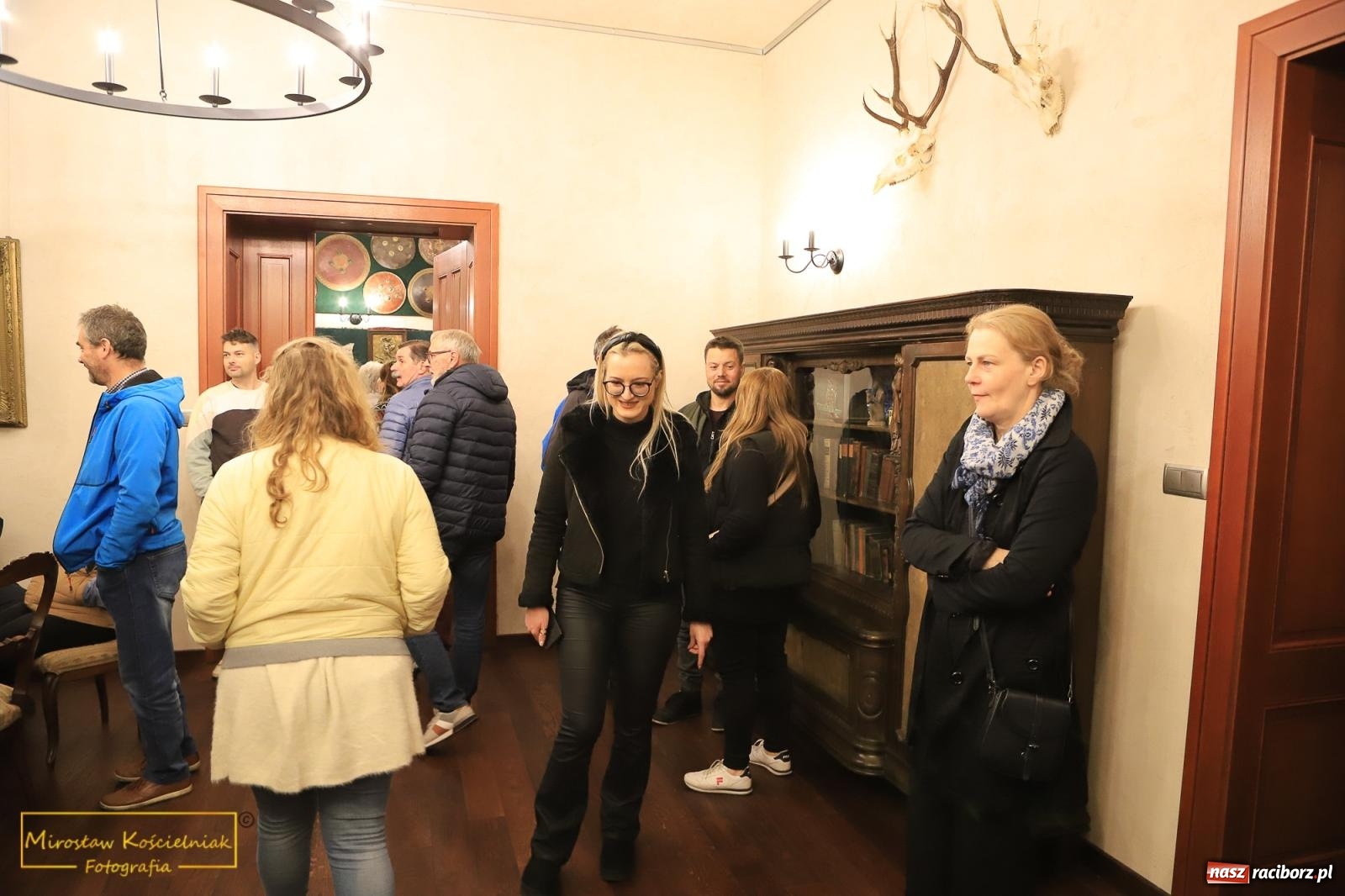 Zdjęcie w galerii na portalu naszraciborz.pl: Raciborzanie lubią zwiedzać zamek nocą [FOTO] wiadomości z regionu