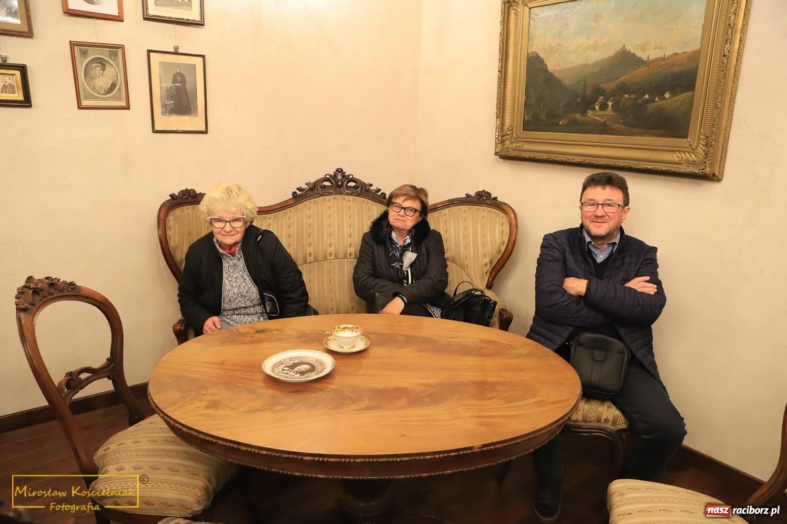 Zdjęcie w galerii na portalu naszraciborz.pl: Raciborzanie lubią zwiedzać zamek nocą [FOTO] wiadomości z regionu