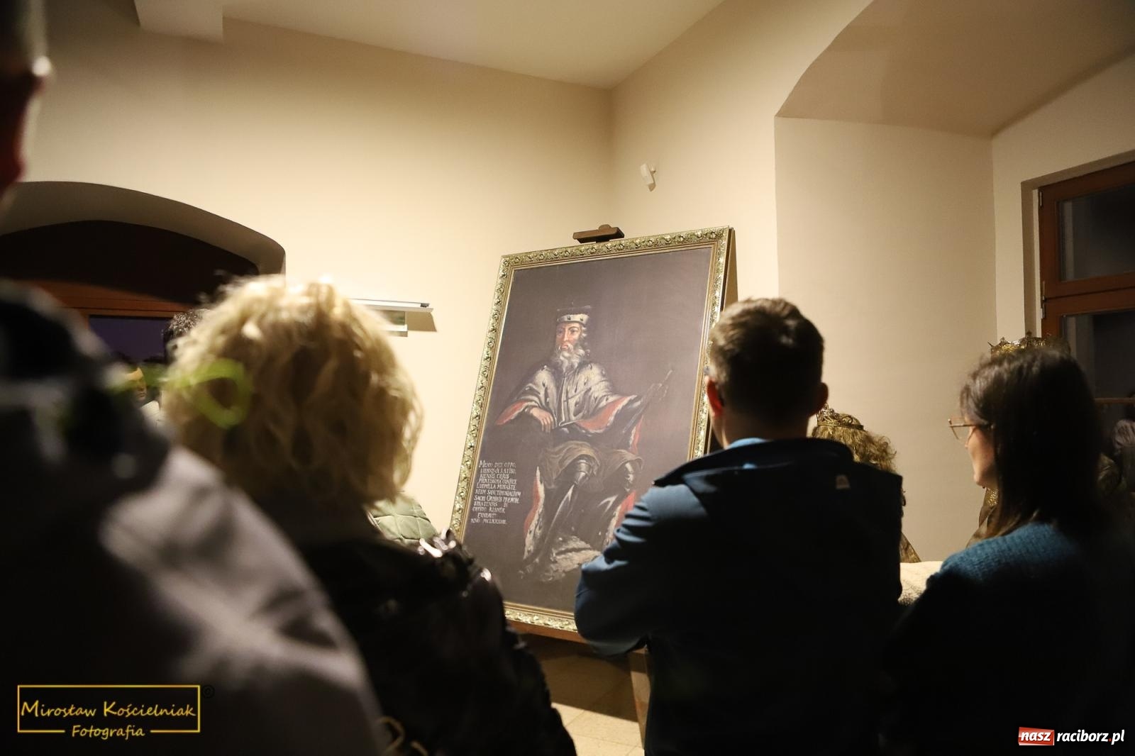 Zdjęcie w galerii na portalu naszraciborz.pl: Raciborzanie lubią zwiedzać zamek nocą [FOTO] wiadomości z regionu