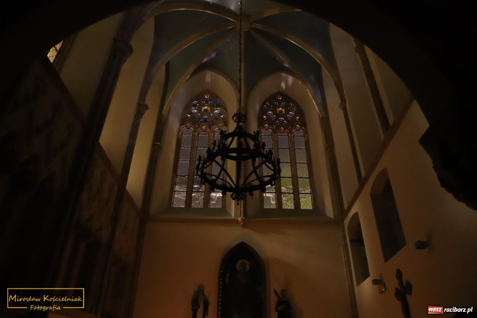 Zdjęcie w galerii na portalu naszraciborz.pl: Raciborzanie lubią zwiedzać zamek nocą [FOTO] wiadomości z regionu