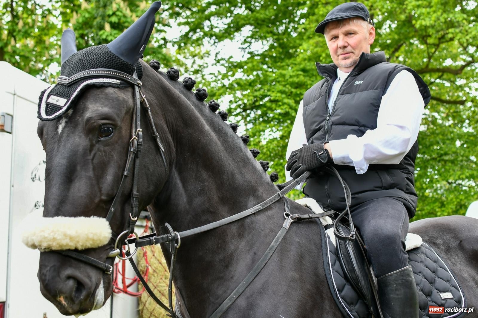 Zdjęcie w galerii na portalu naszraciborz.pl: Procesja konna w Łubowicach. Dopisała pogoda i jeźdźcy [FOTO i WIDEO] wiadomości z regionu