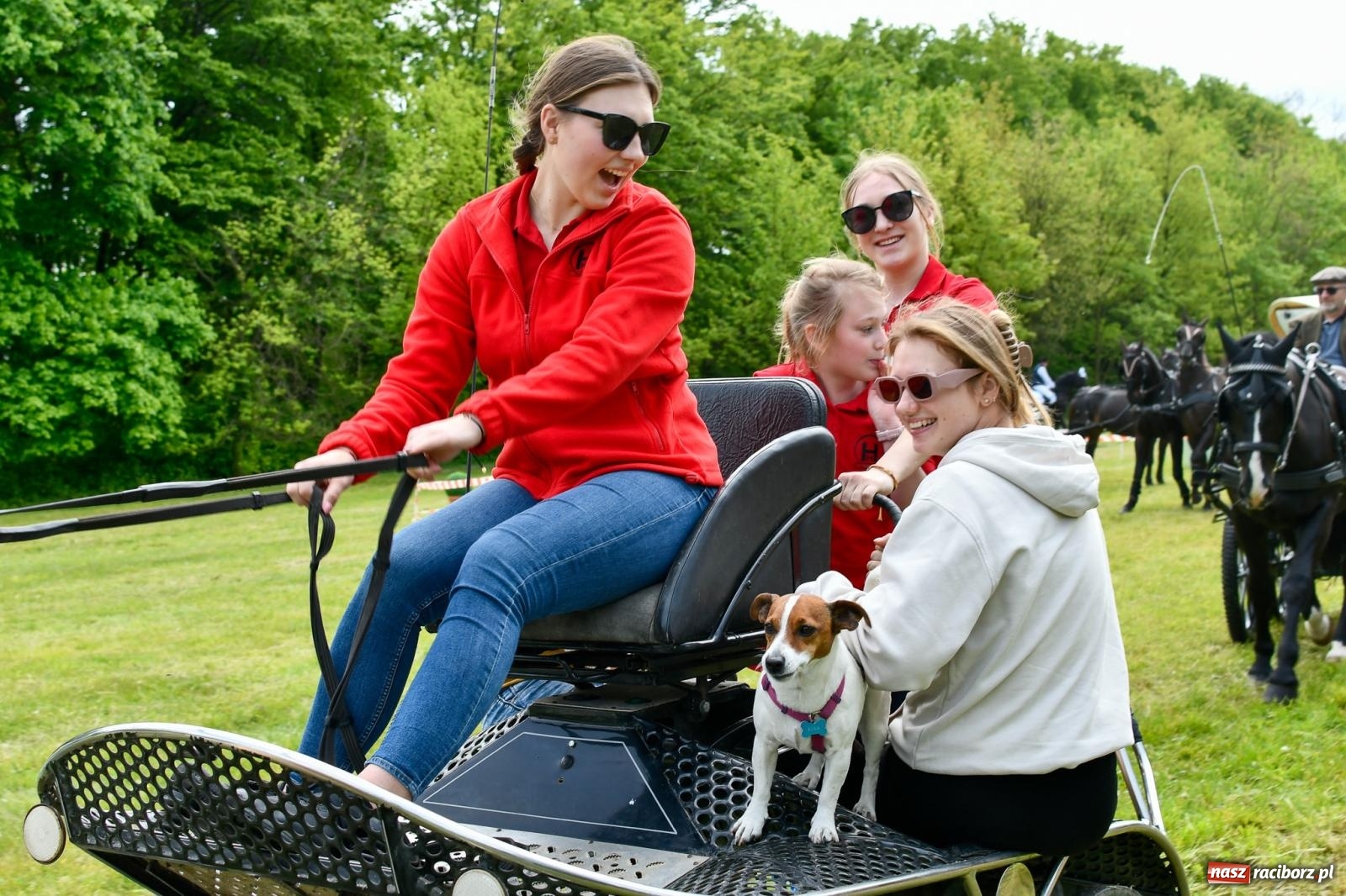Zdjęcie w galerii na portalu naszraciborz.pl: Procesja konna w Łubowicach. Dopisała pogoda i jeźdźcy [FOTO i WIDEO] wiadomości z regionu