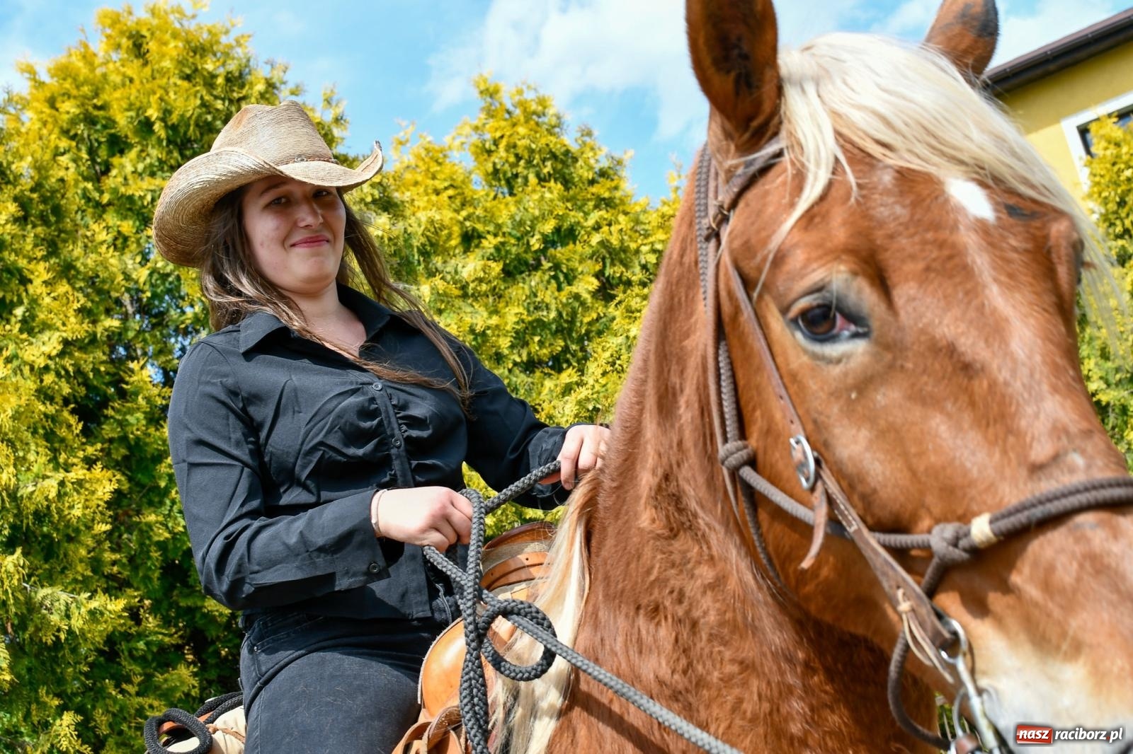 Zdjęcie w galerii na portalu naszraciborz.pl: Procesja konna w Łubowicach. Dopisała pogoda i jeźdźcy [FOTO i WIDEO] wiadomości z regionu