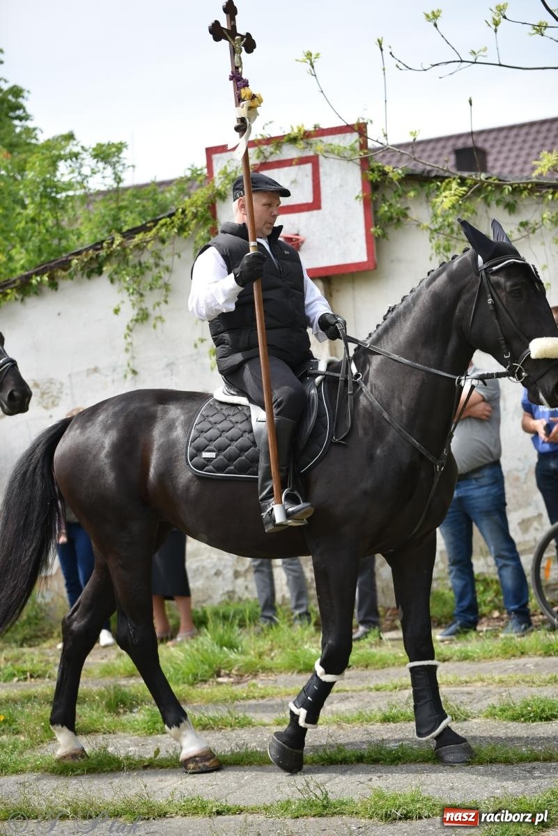 Zdjęcie w galerii na portalu naszraciborz.pl: Łubowicka procesja konna na bis! [FOTO i WIDEO] wiadomości z regionu