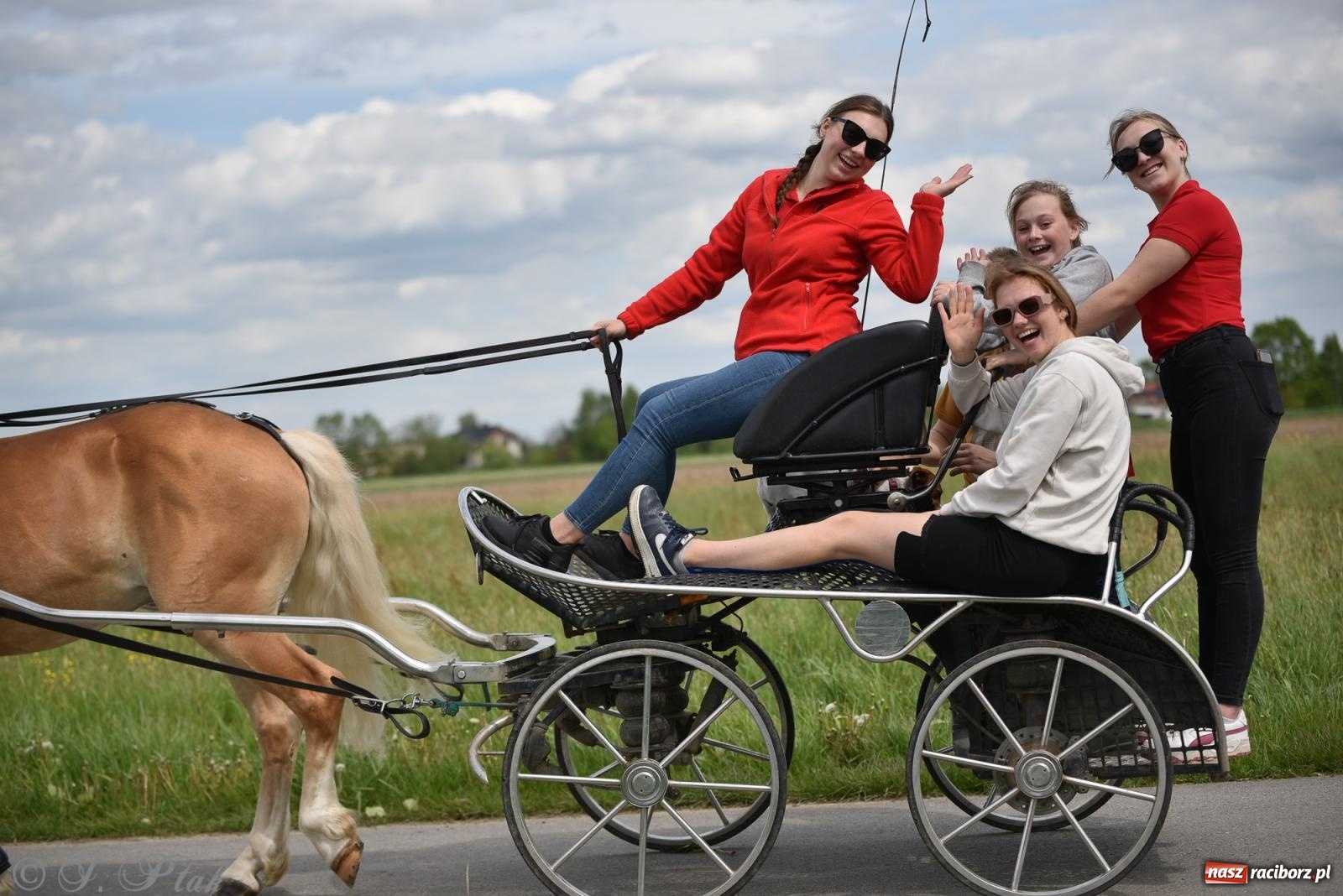 Zdjęcie w galerii na portalu naszraciborz.pl: Łubowicka procesja konna na bis! [FOTO i WIDEO] wiadomości z regionu