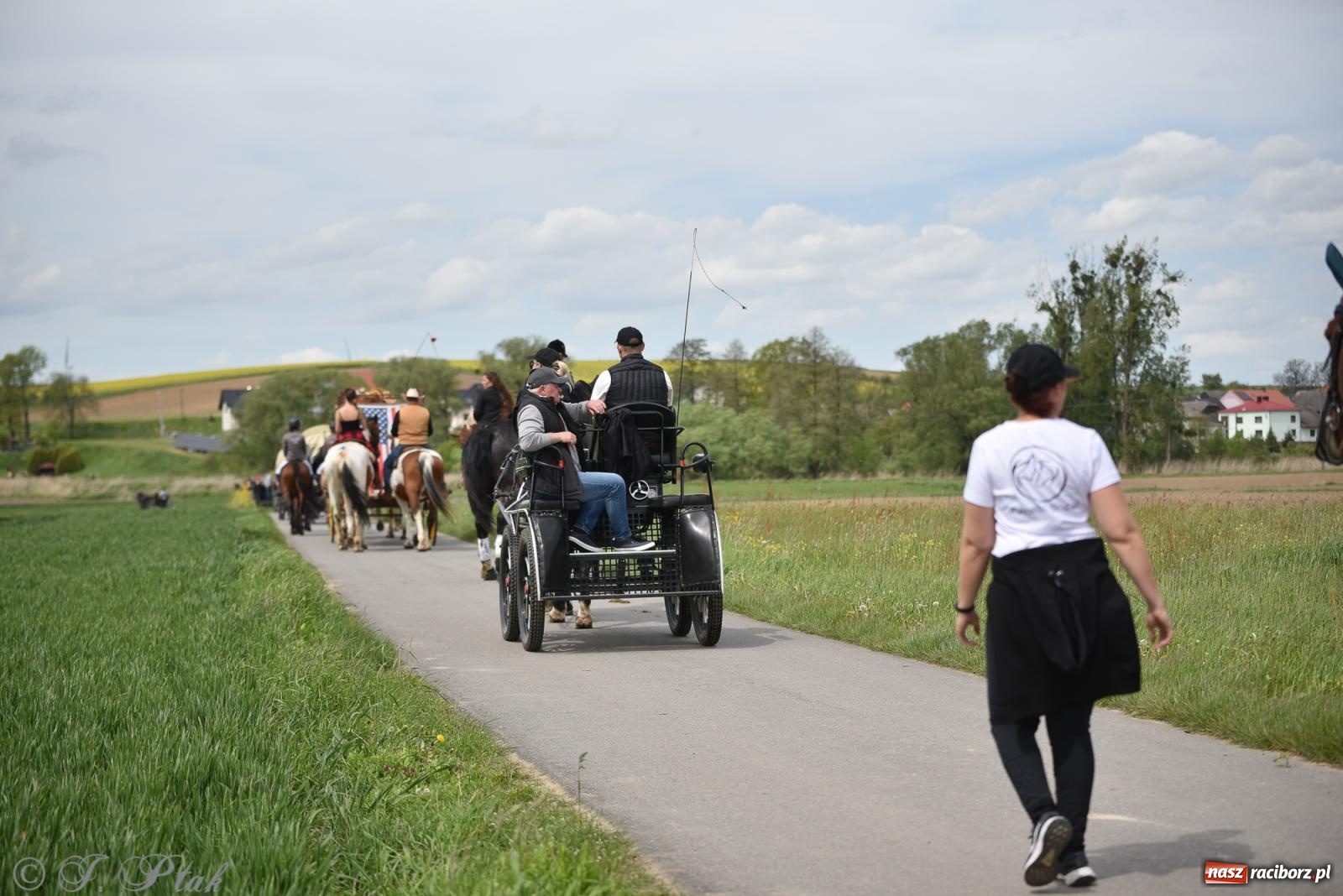 Zdjęcie w galerii na portalu naszraciborz.pl: Łubowicka procesja konna na bis! [FOTO i WIDEO] wiadomości z regionu