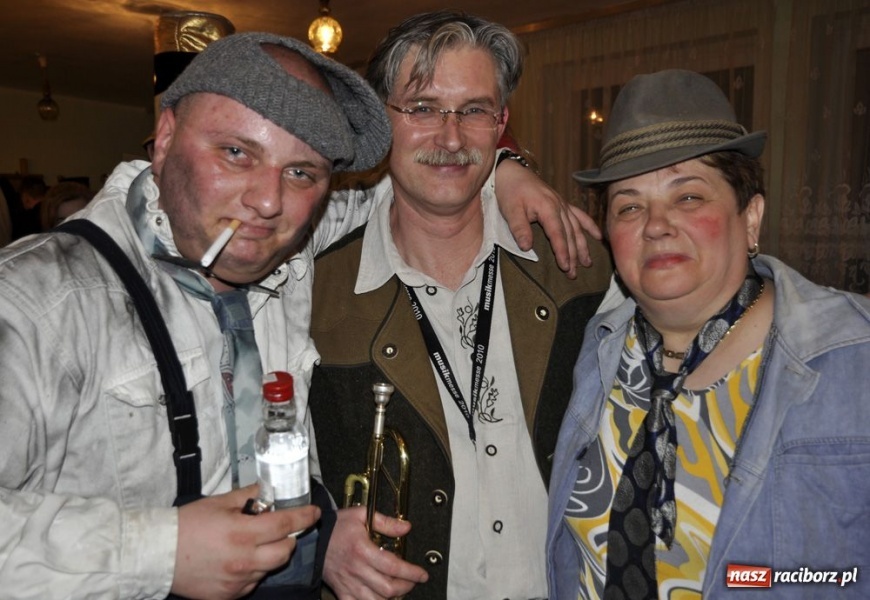 Zdjęcie w galerii na portalu naszraciborz.pl: Starosta pogrzebał wczoraj basa wiadomości z regionu