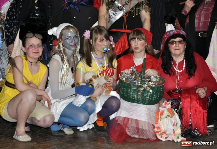 Zdjęcie w galerii na portalu naszraciborz.pl: Starosta pogrzebał wczoraj basa wiadomości z regionu