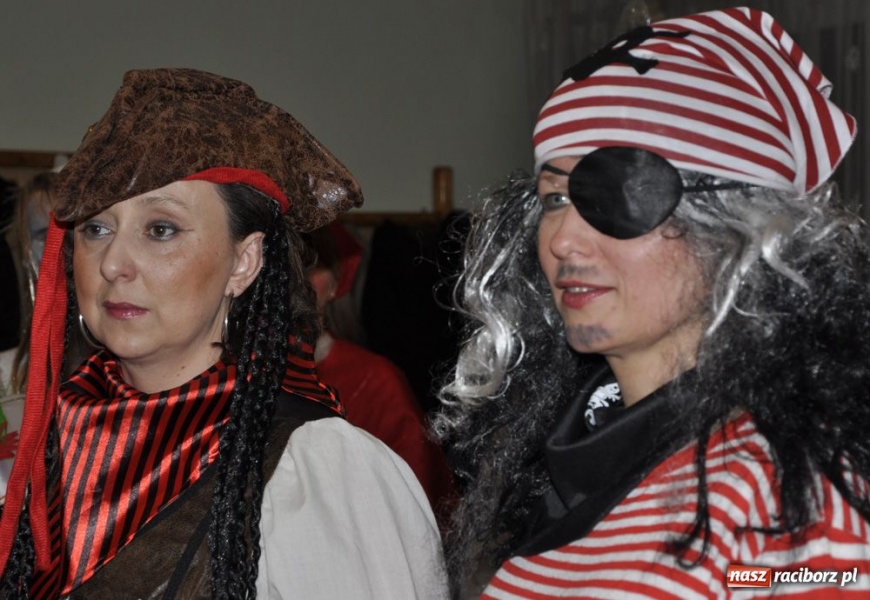 Zdjęcie w galerii na portalu naszraciborz.pl: Starosta pogrzebał wczoraj basa wiadomości z regionu