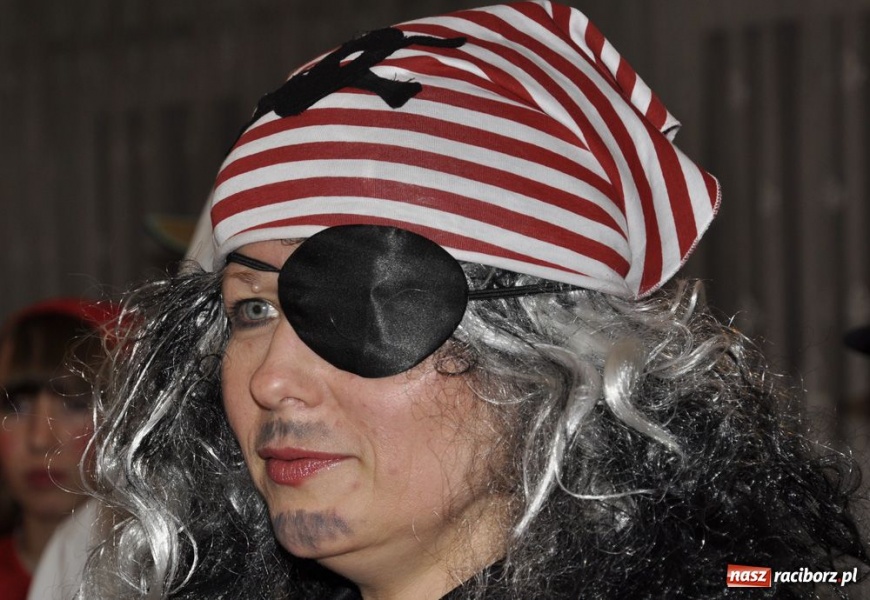 Zdjęcie w galerii na portalu naszraciborz.pl: Starosta pogrzebał wczoraj basa wiadomości z regionu