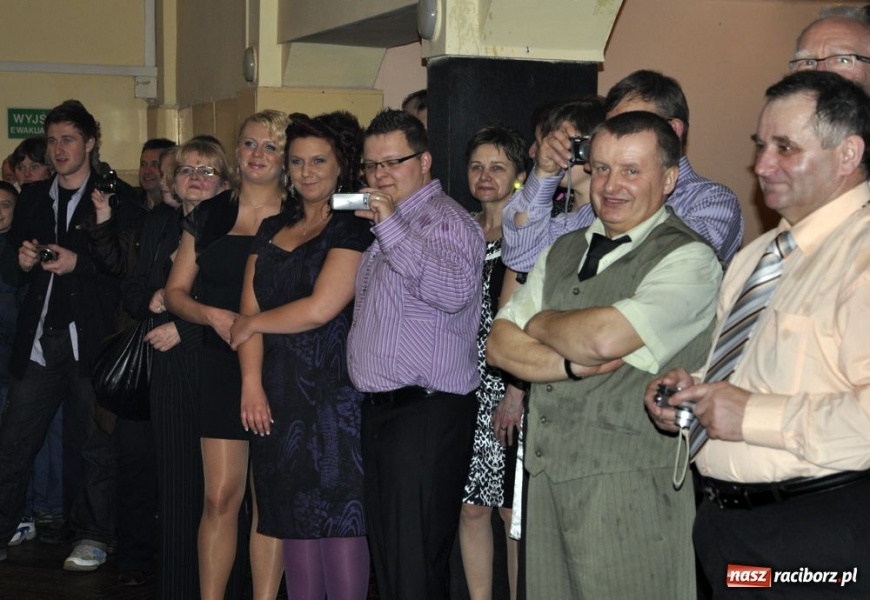 Zdjęcie w galerii na portalu naszraciborz.pl: Starosta pogrzebał wczoraj basa wiadomości z regionu