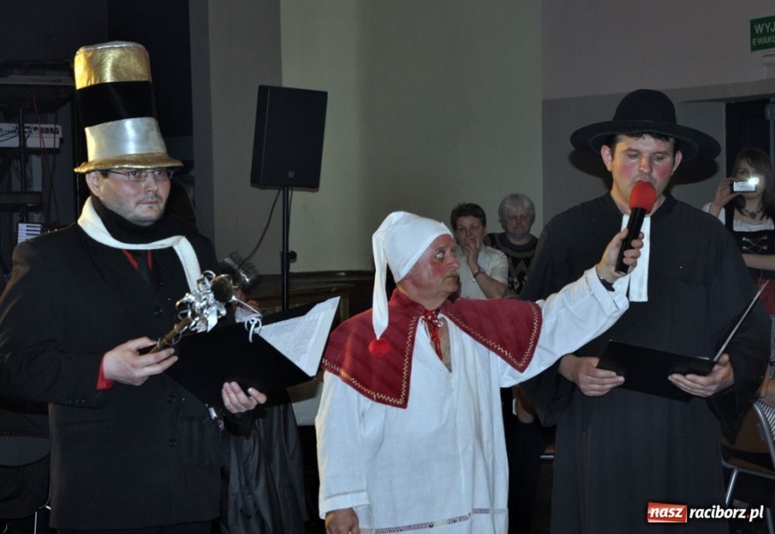 Zdjęcie w galerii na portalu naszraciborz.pl: Starosta pogrzebał wczoraj basa wiadomości z regionu