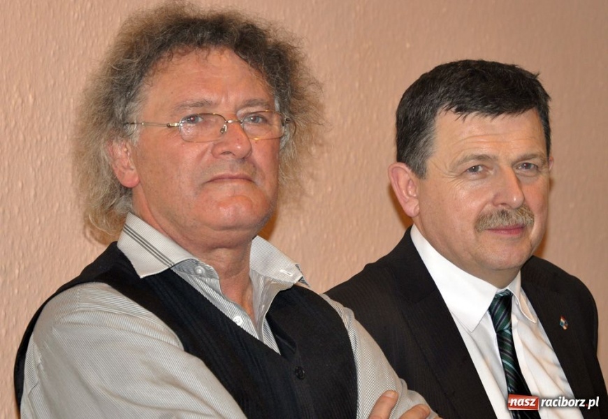 Zdjęcie w galerii na portalu naszraciborz.pl: Starosta pogrzebał wczoraj basa wiadomości z regionu