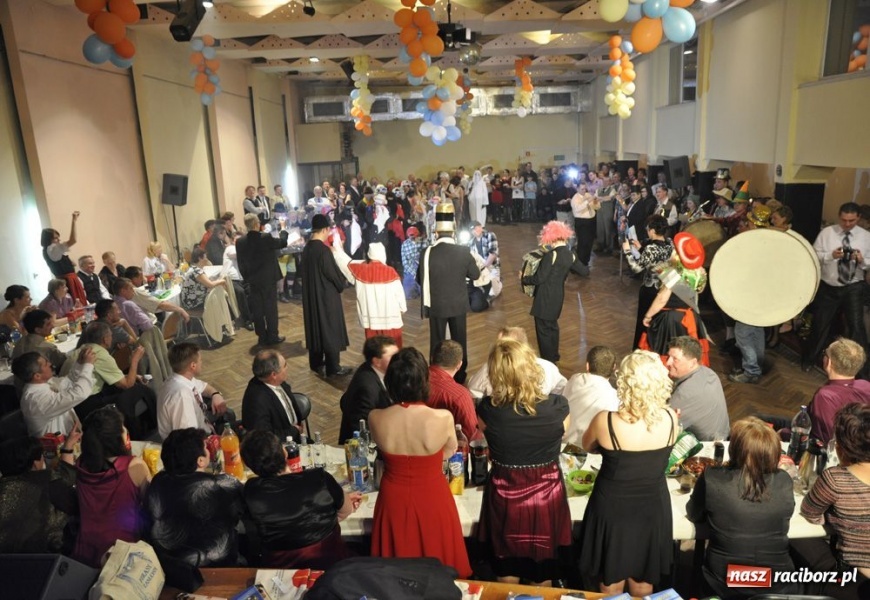 Zdjęcie w galerii na portalu naszraciborz.pl: Starosta pogrzebał wczoraj basa wiadomości z regionu