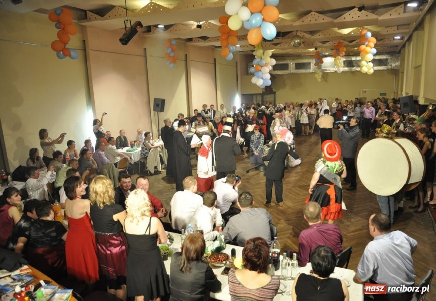 Zdjęcie w galerii na portalu naszraciborz.pl: Starosta pogrzebał wczoraj basa wiadomości z regionu