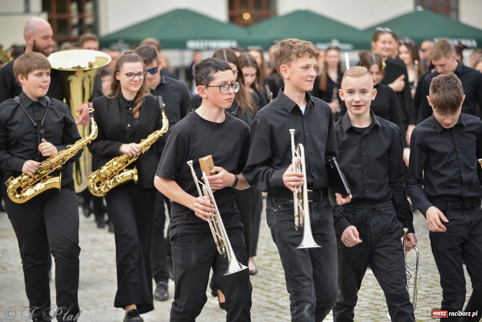 Zdjęcie w galerii na portalu naszraciborz.pl: Plenerowy koncert muzyki filmowej na zamkowym dziedzińcu wiadomości z regionu