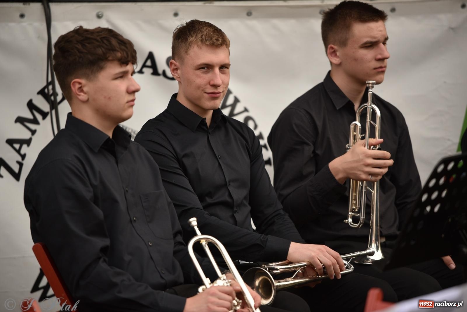 Zdjęcie w galerii na portalu naszraciborz.pl: Plenerowy koncert muzyki filmowej na zamkowym dziedzińcu wiadomości z regionu