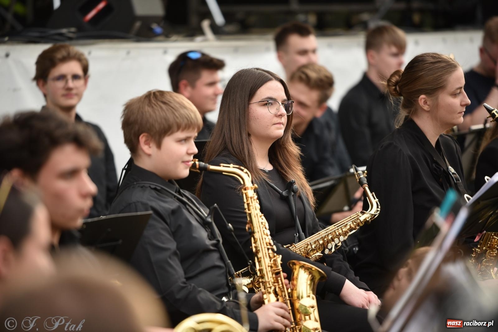 Zdjęcie w galerii na portalu naszraciborz.pl: Plenerowy koncert muzyki filmowej na zamkowym dziedzińcu wiadomości z regionu